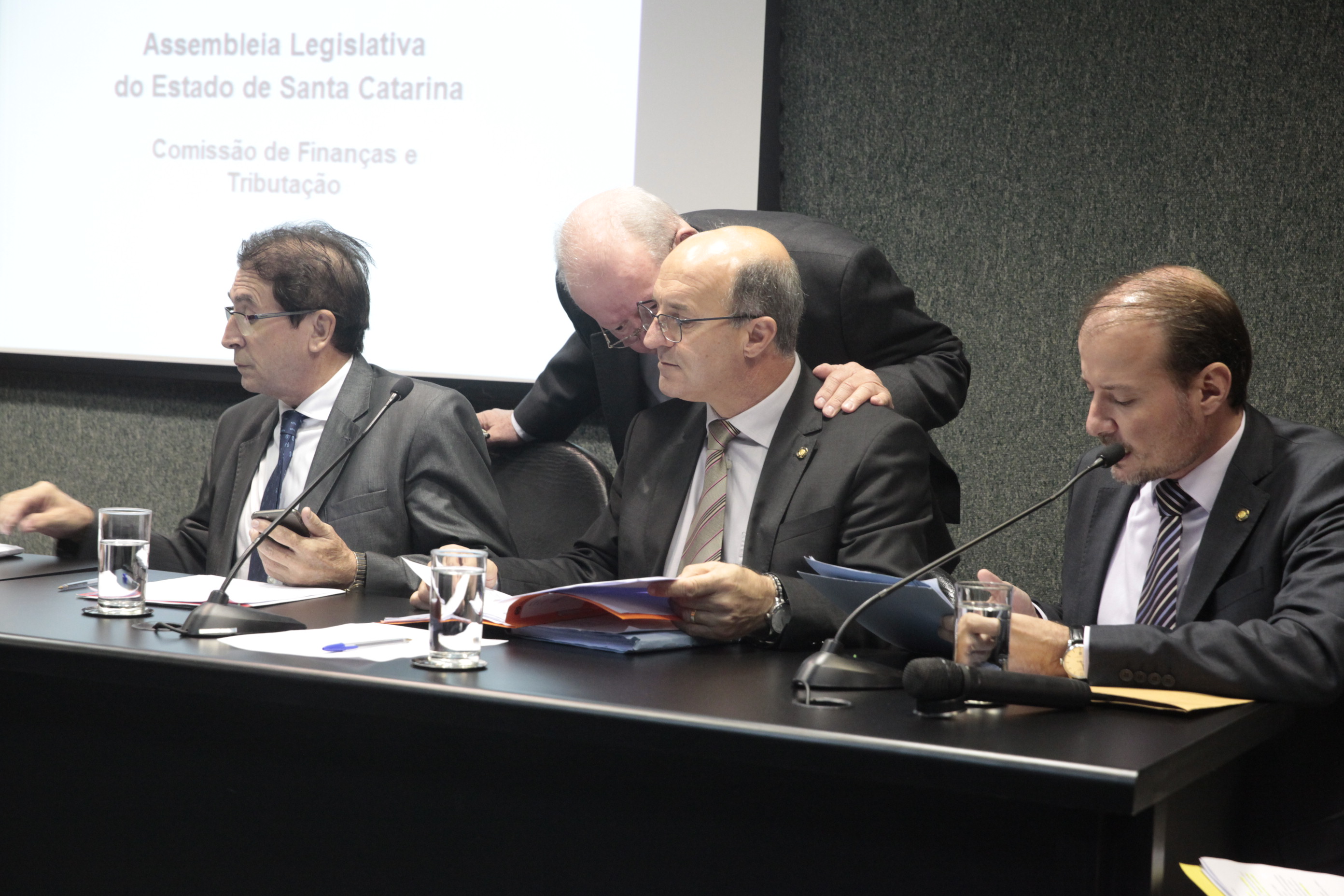 Comissão de Finanças e Tributação.