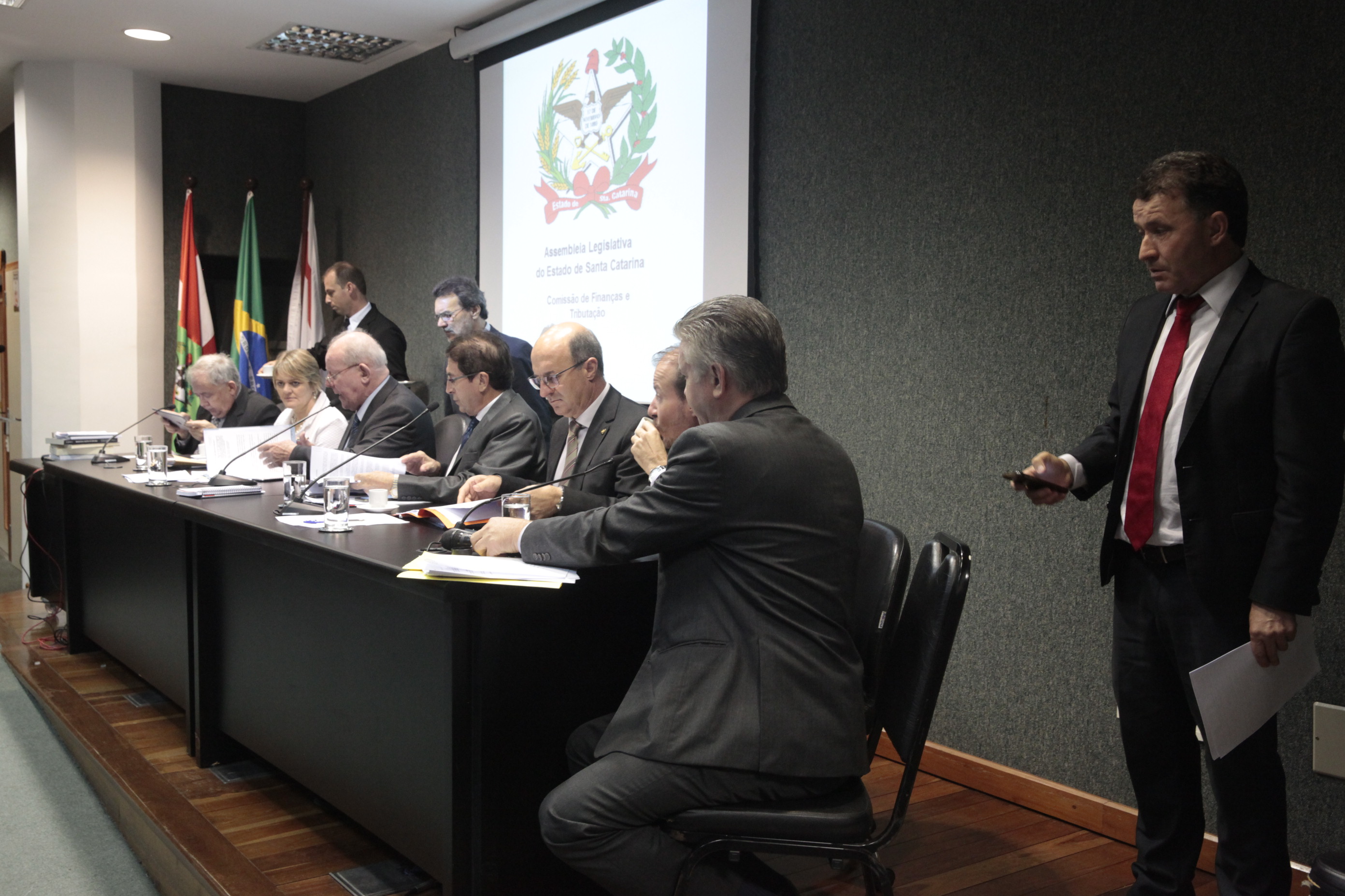 Comissão de Finanças e Tributação.