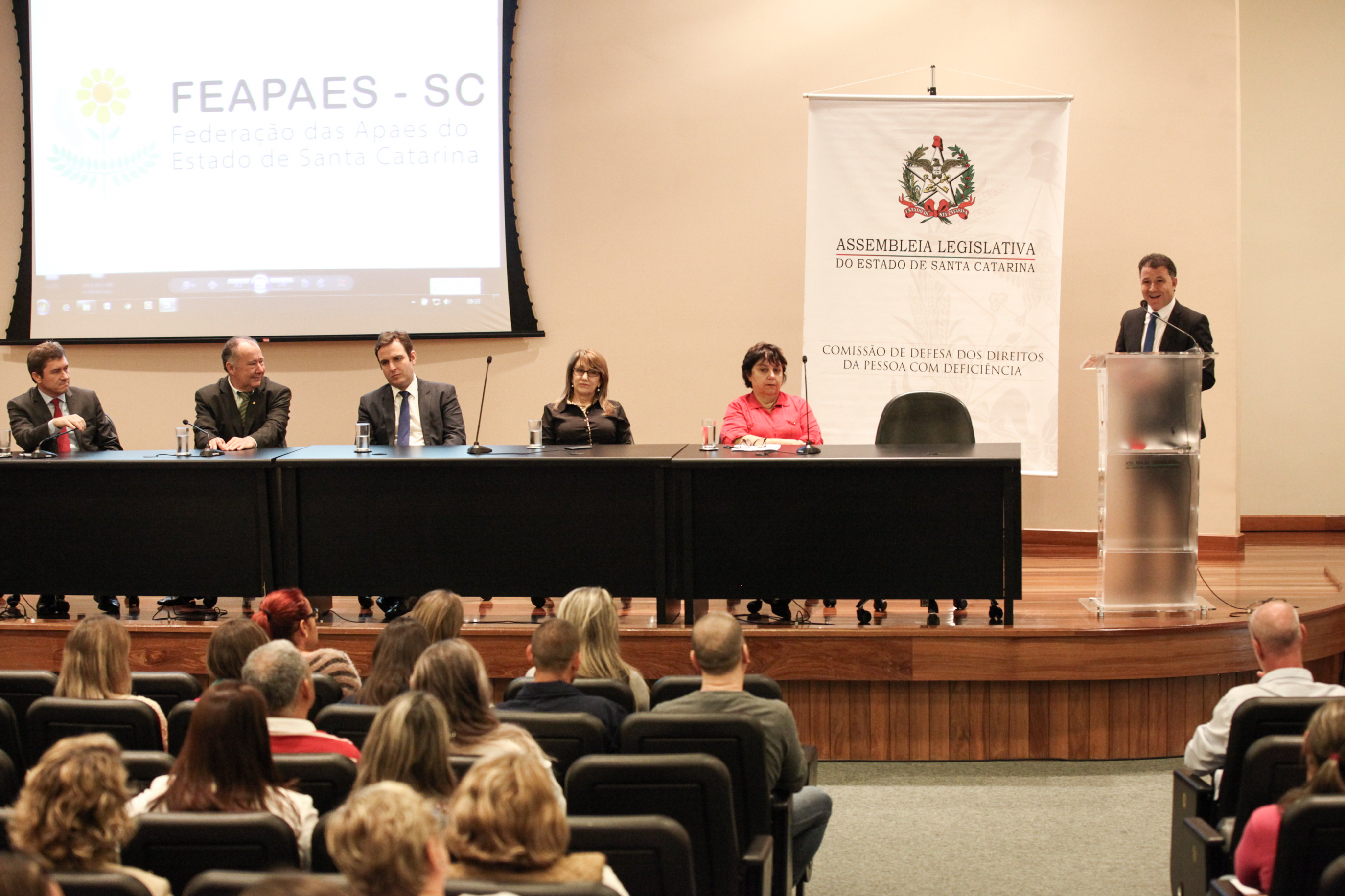 IV Seminário de Saúde e Prevenção das Deficiências das APAEs de Santa Catarina.