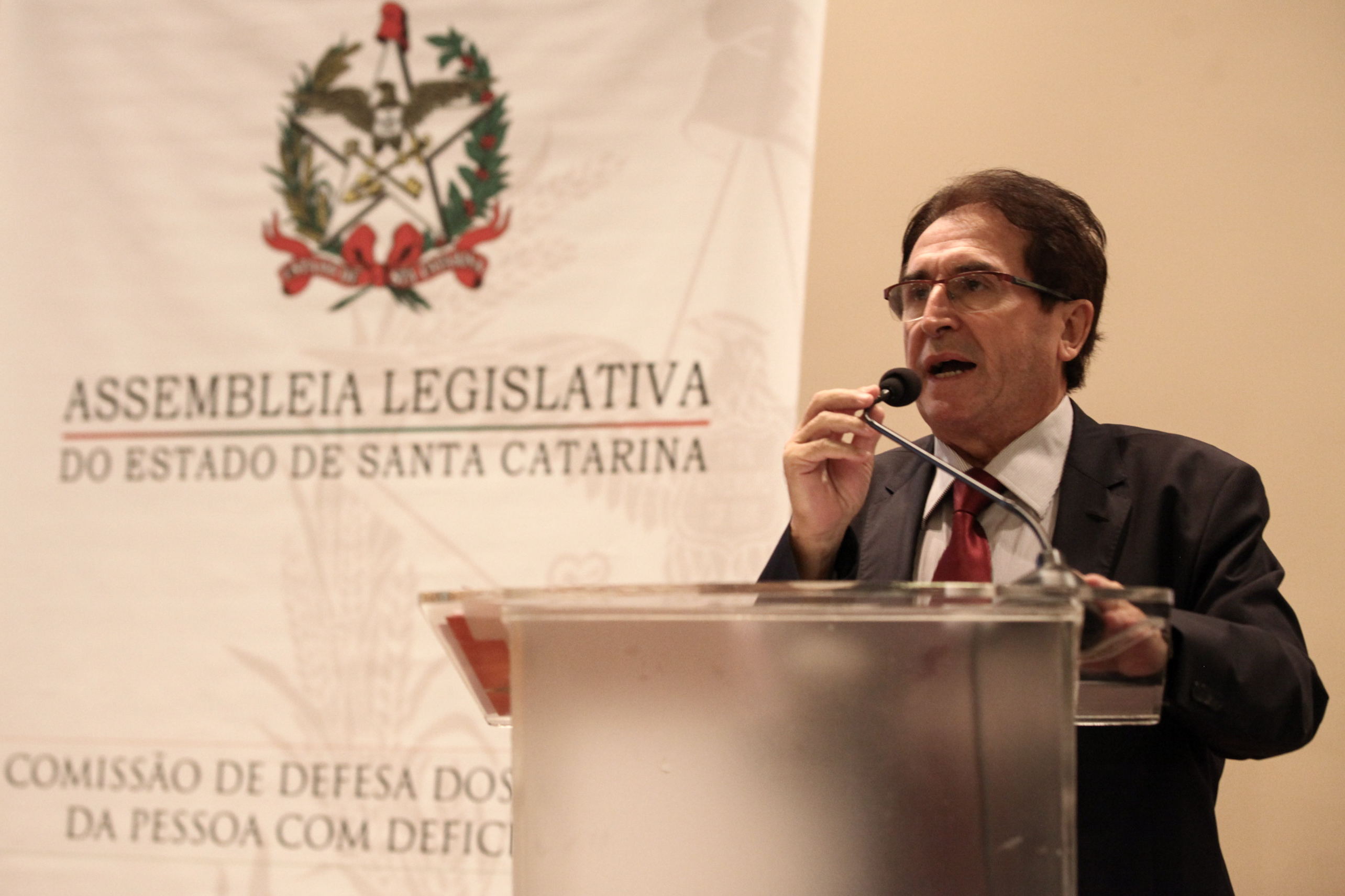 Deputado Antônio Aguiar (PMDB). IV Seminário de Saúde e Prevenção das Deficiências das APAEs de Santa Catarina.