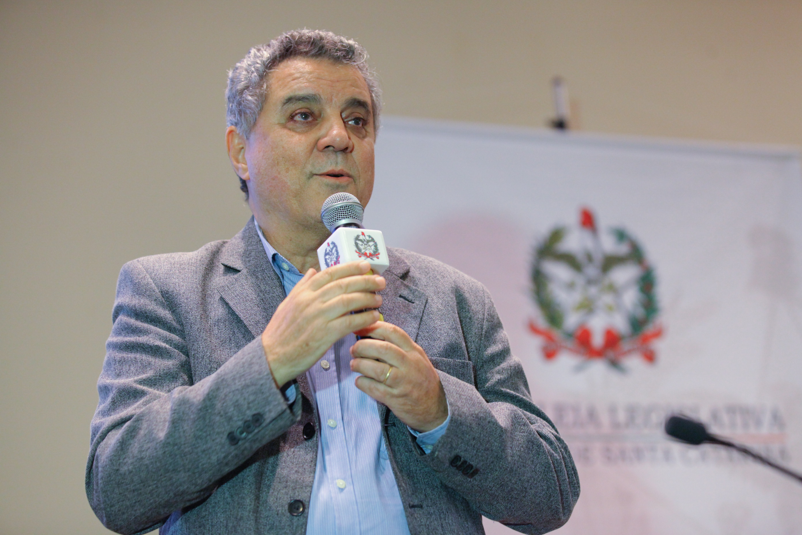 João Monteiro de Pina Neto, médico geneticista e professor. IV Seminário de Saúde e Prevenção das Deficiências das APAEs de Santa Catarina