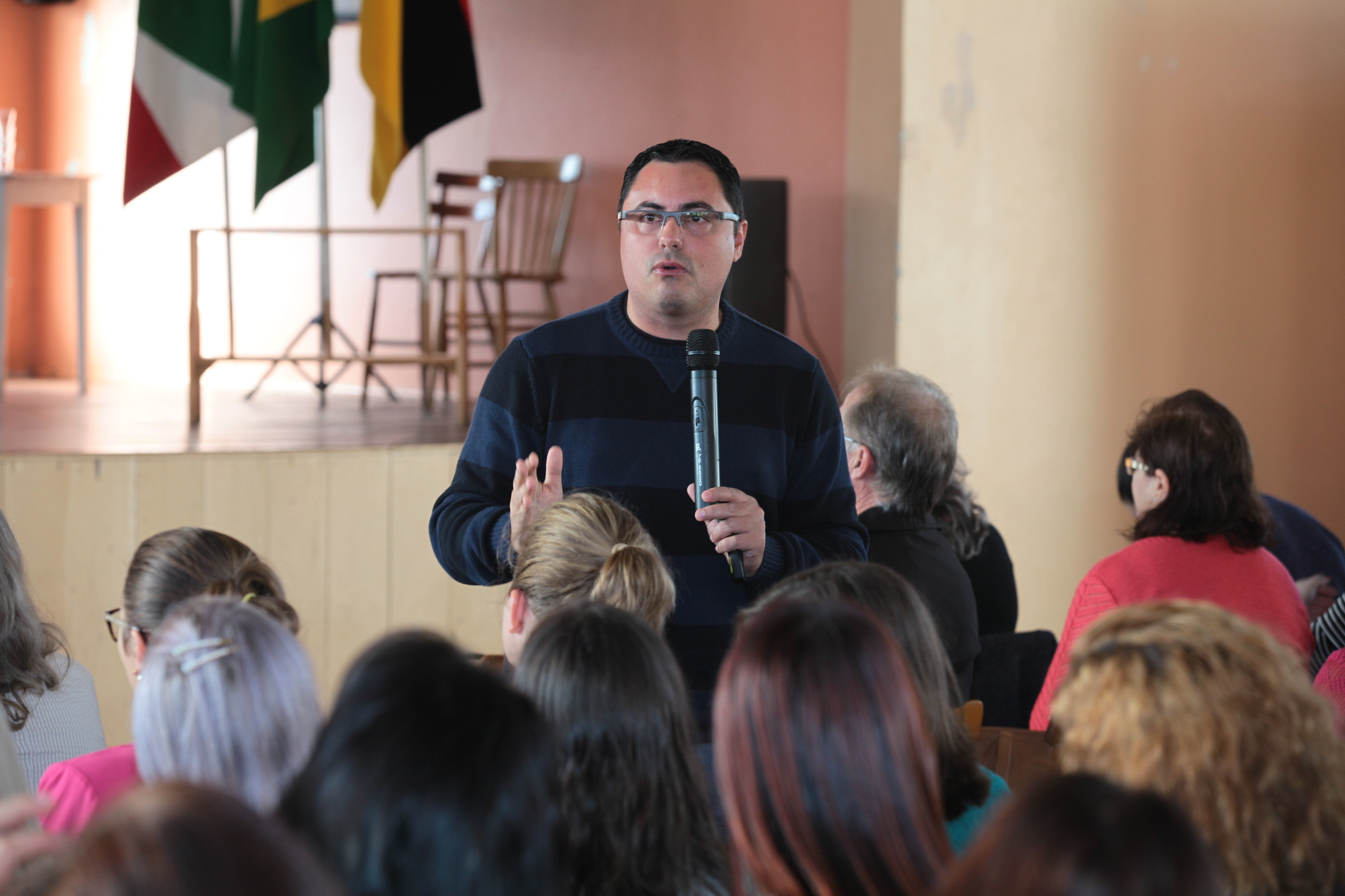 Professor Willian Simões