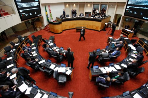 Deputados concentram esforços para apreciar vetos do Governo