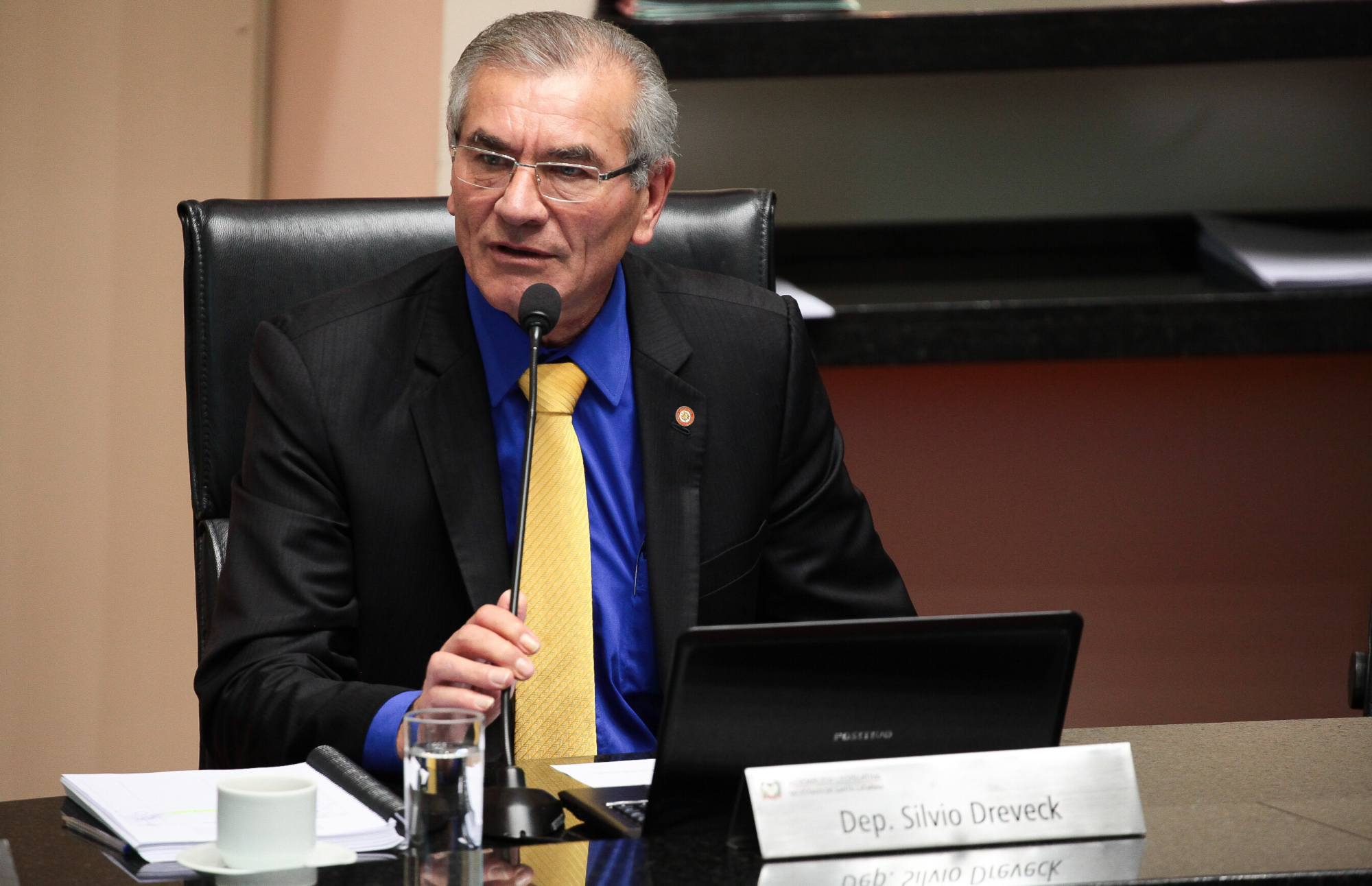 Presidente anuncia meta de economia de recursos na Alesc para 2017