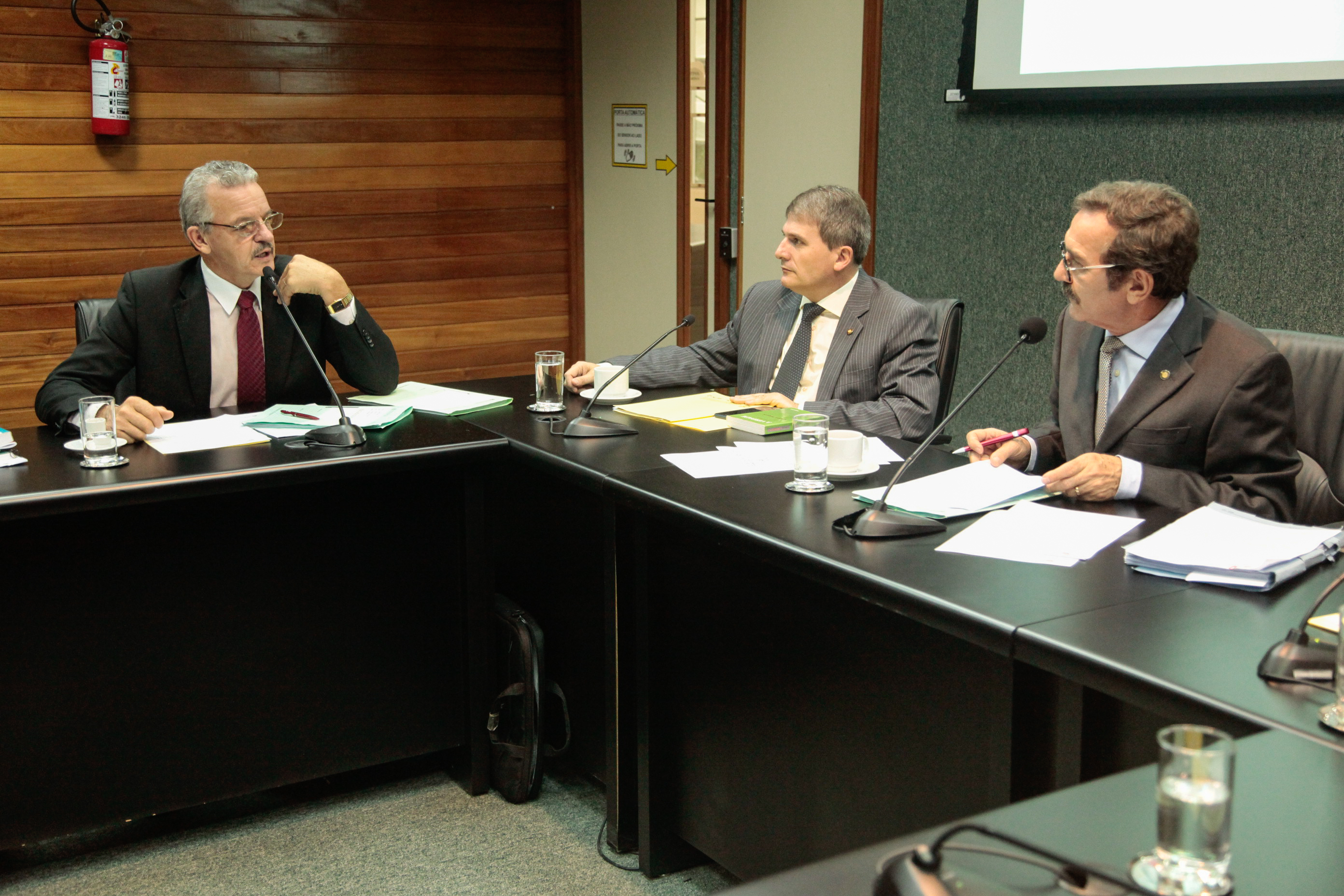 Comissão de Trabalho, Administração e Serviços Públicos.