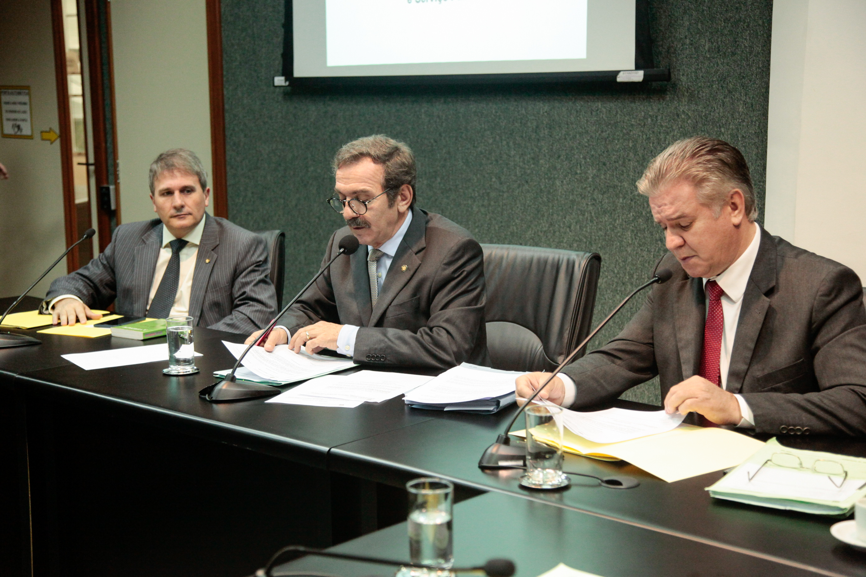 Comissão de Trabalho, Administração e Serviços Públicos.