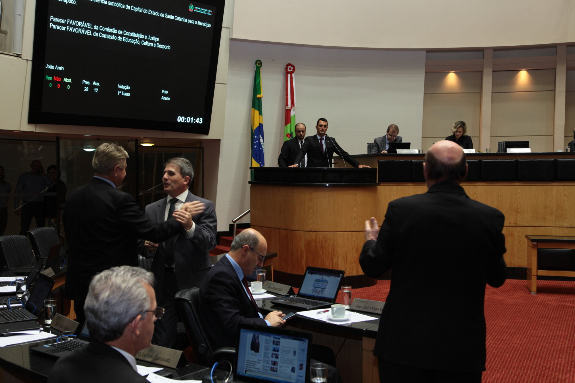 Deputados criticam situação caótica de rodovias estaduais