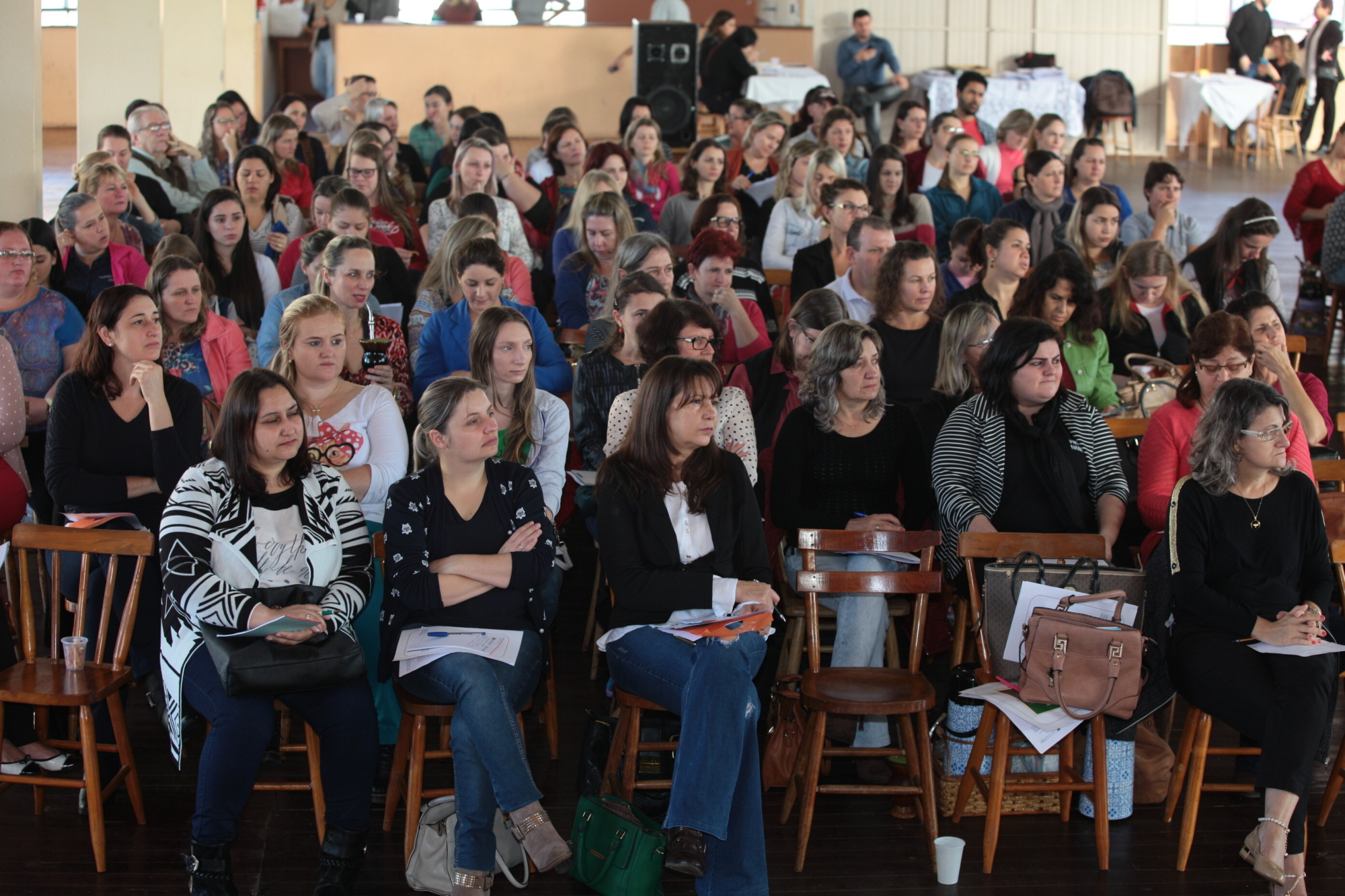 Currículo comum privilegia a padronização em detrimento da diversidade e singularidade