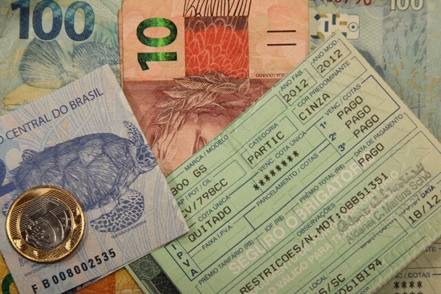 PL proíbe apreensão de carro com IPVA atrasado