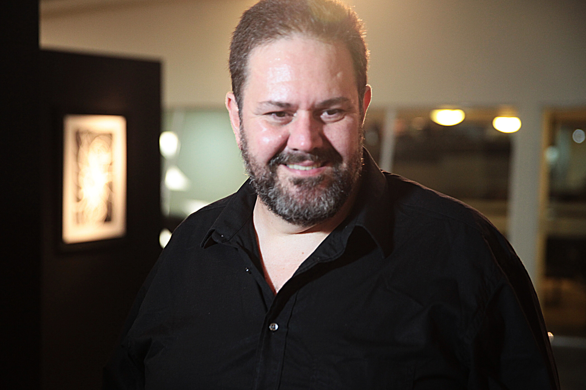 Legislativo recebe exposição de xilogravuras do artista Álvaro Galrão