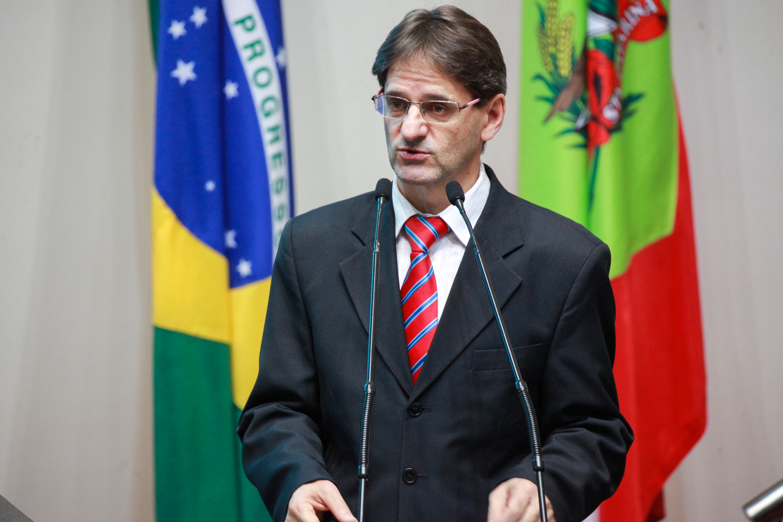 Deputado Neodi Saretta (PT). Sessão Ordinária.