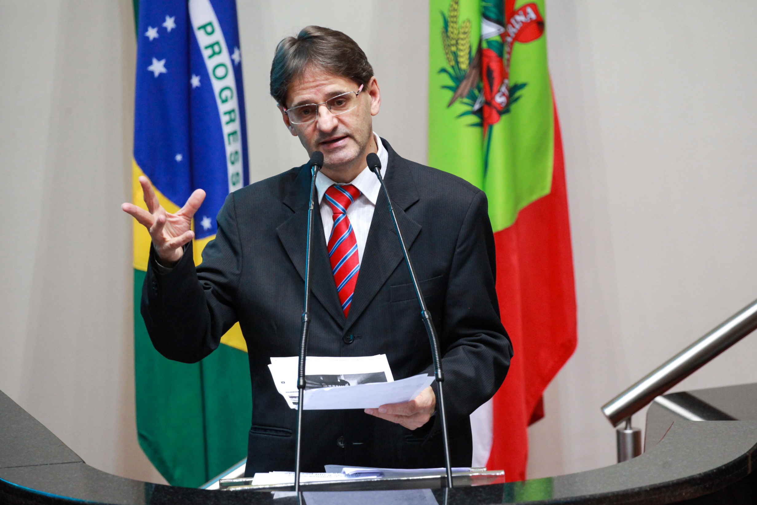 Deputado Neodi Saretta (PT). Sessão Ordinária.