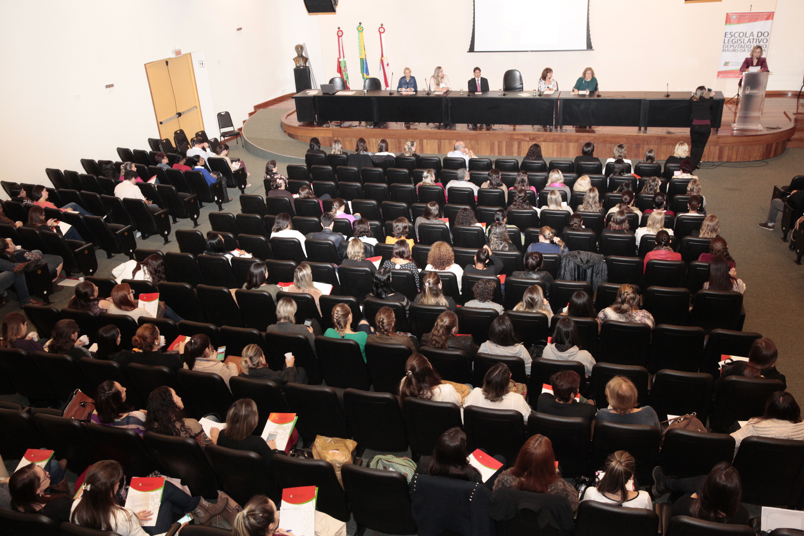 1º Encontro da Associação de Enfermeiros Obstetras, Neonatais , e Obstetrizes de SC