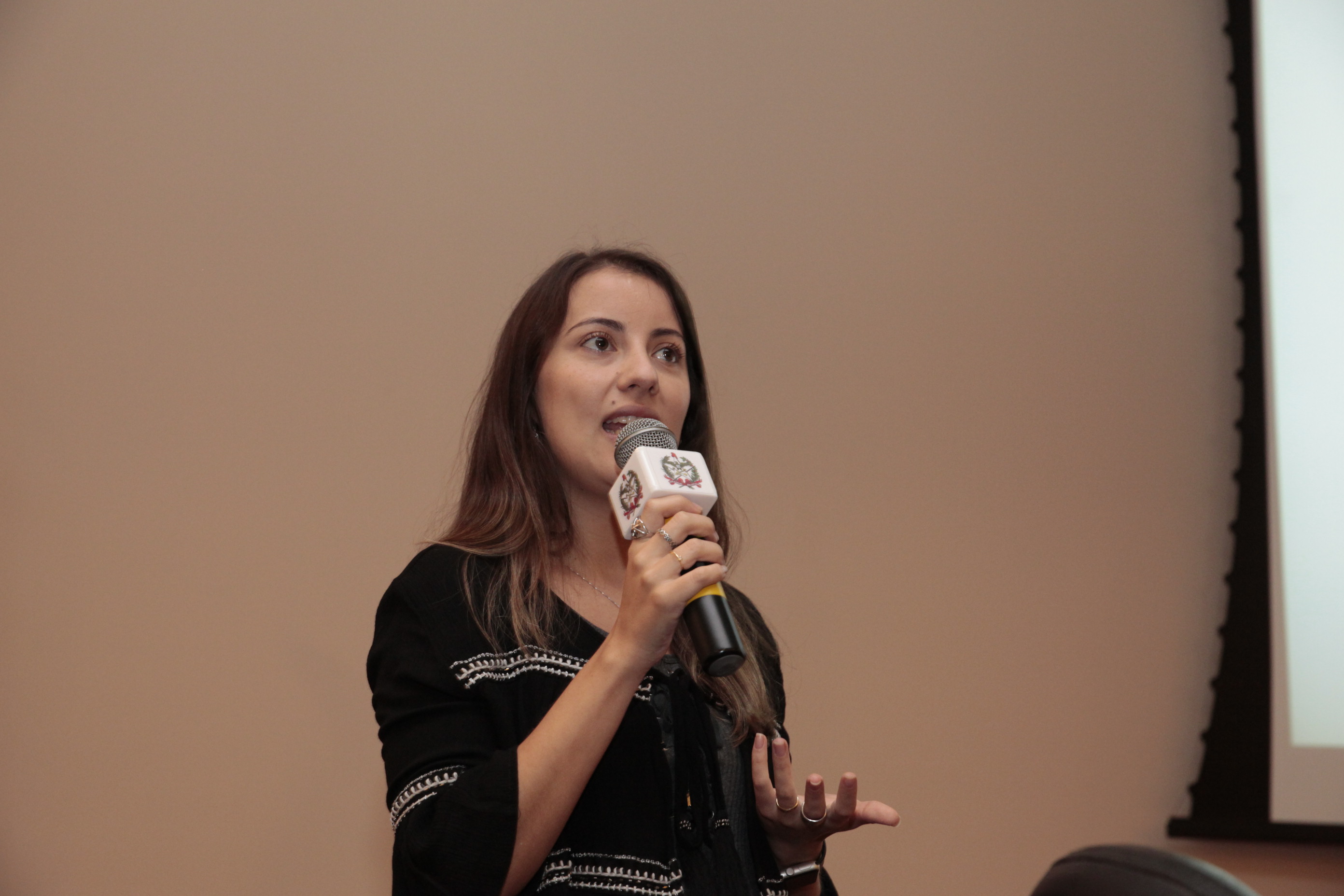 1º Encontro da Associação de Enfermeiros Obstetras, Neonatais , e Obstetrizes de SC _Caroline IGUCHI _ Enfermeira Obstetra da Casa Angela