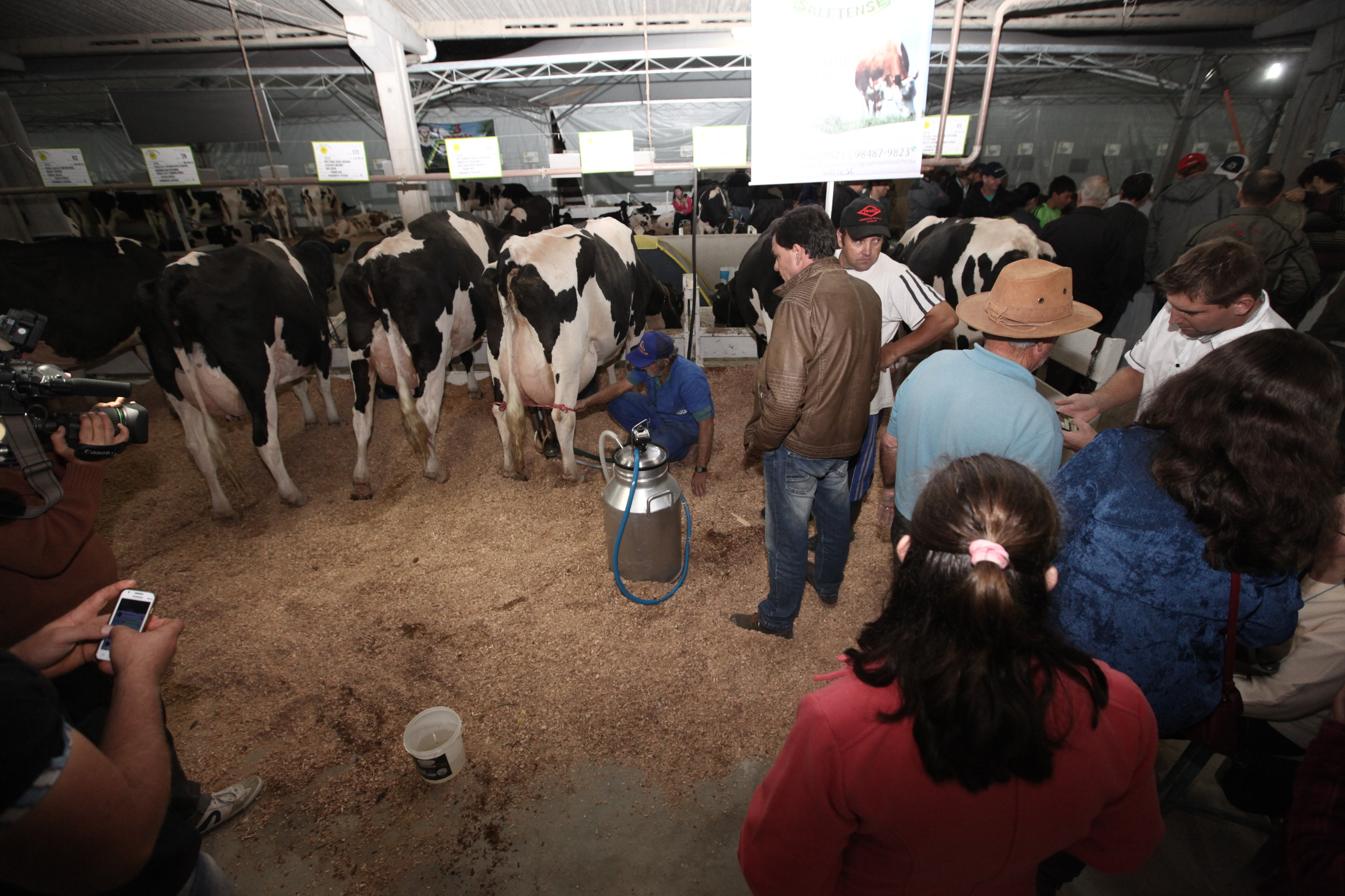 Abertura da 21ª Expofeira Estadual do Leite em Presidente Getúlio