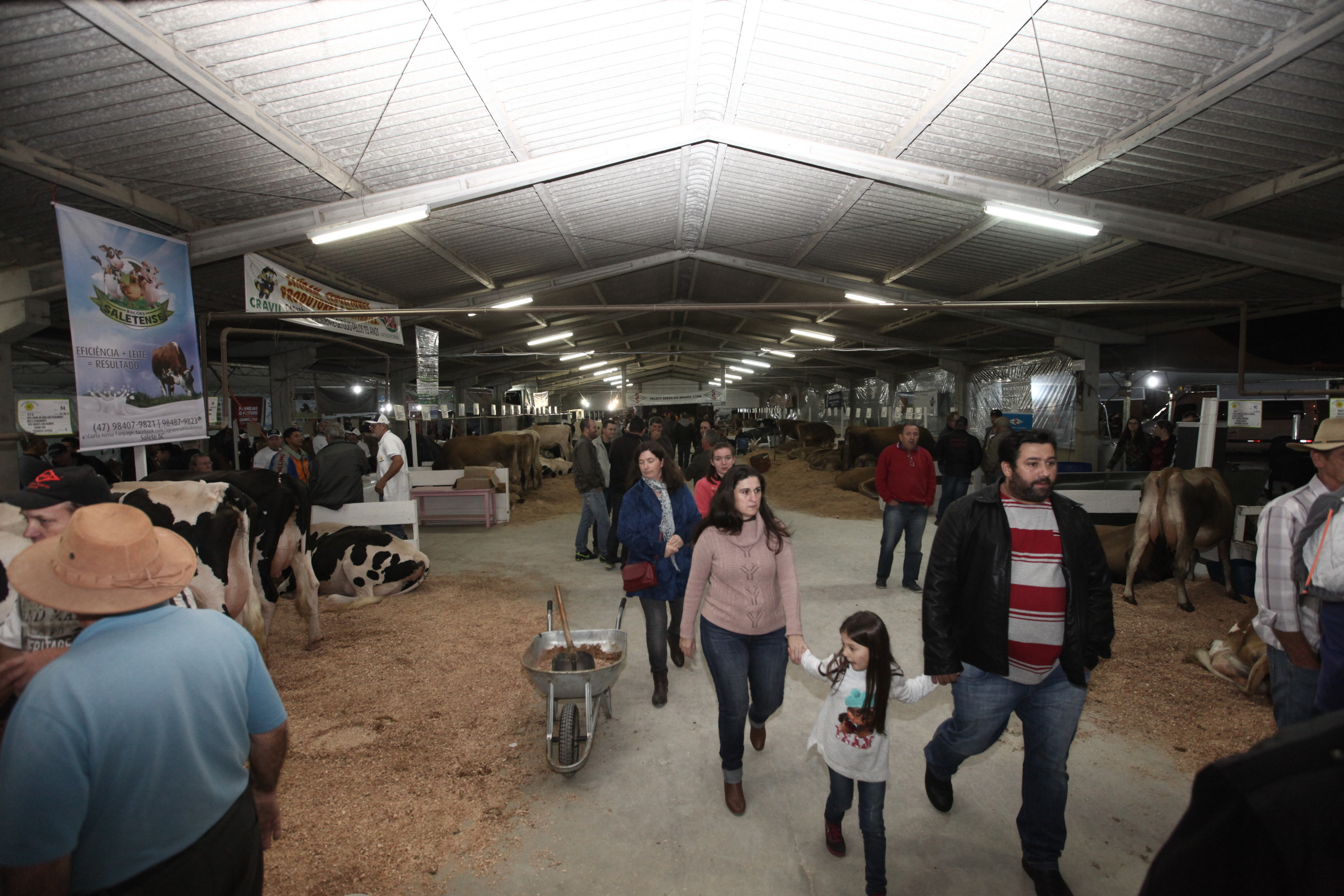 Abertura da 21ª Expofeira Estadual do Leite em Presidente Getúlio