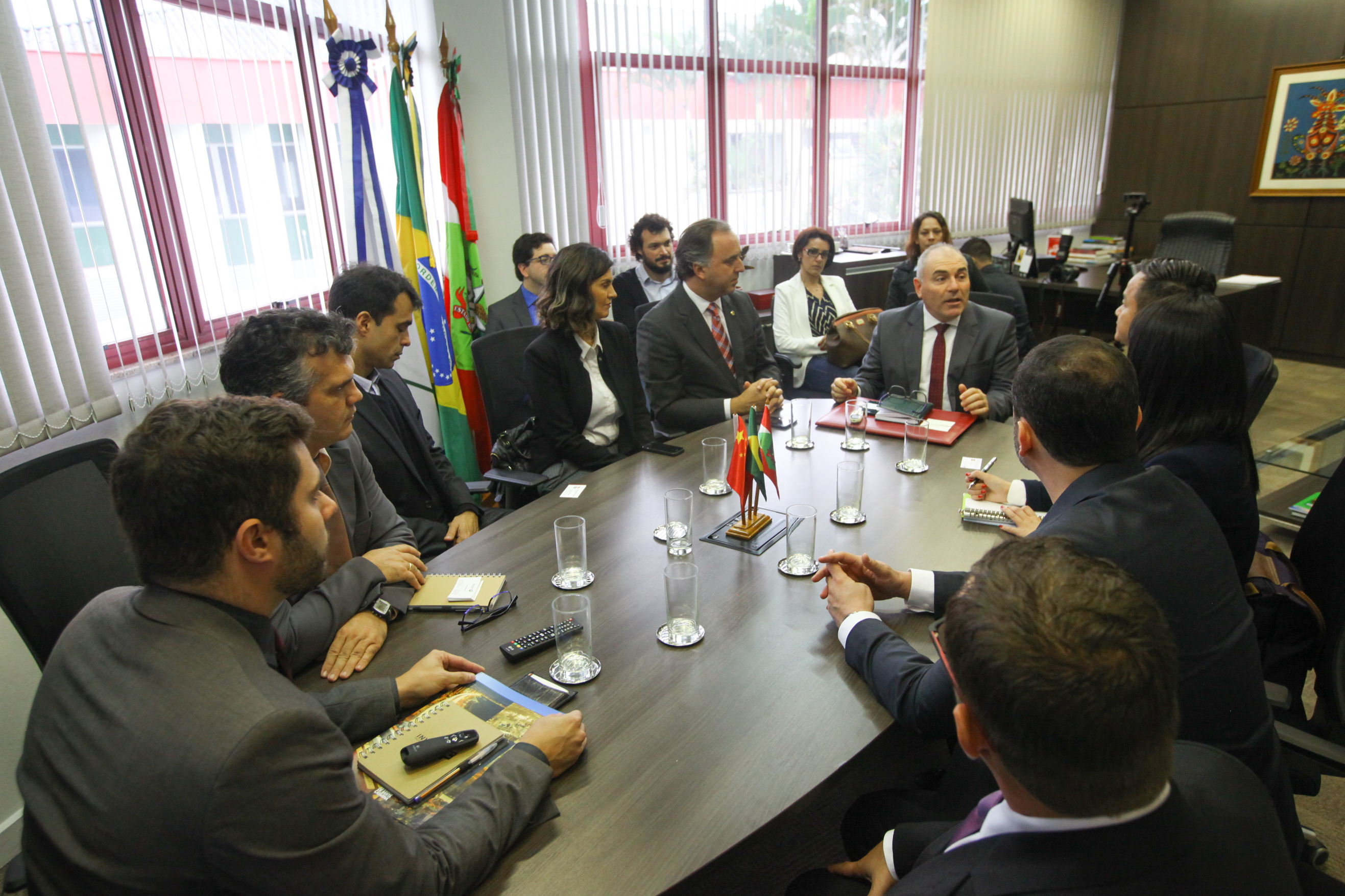 Comitiva chinesa visita Centro Administrativo do Estado de Santa Catarina