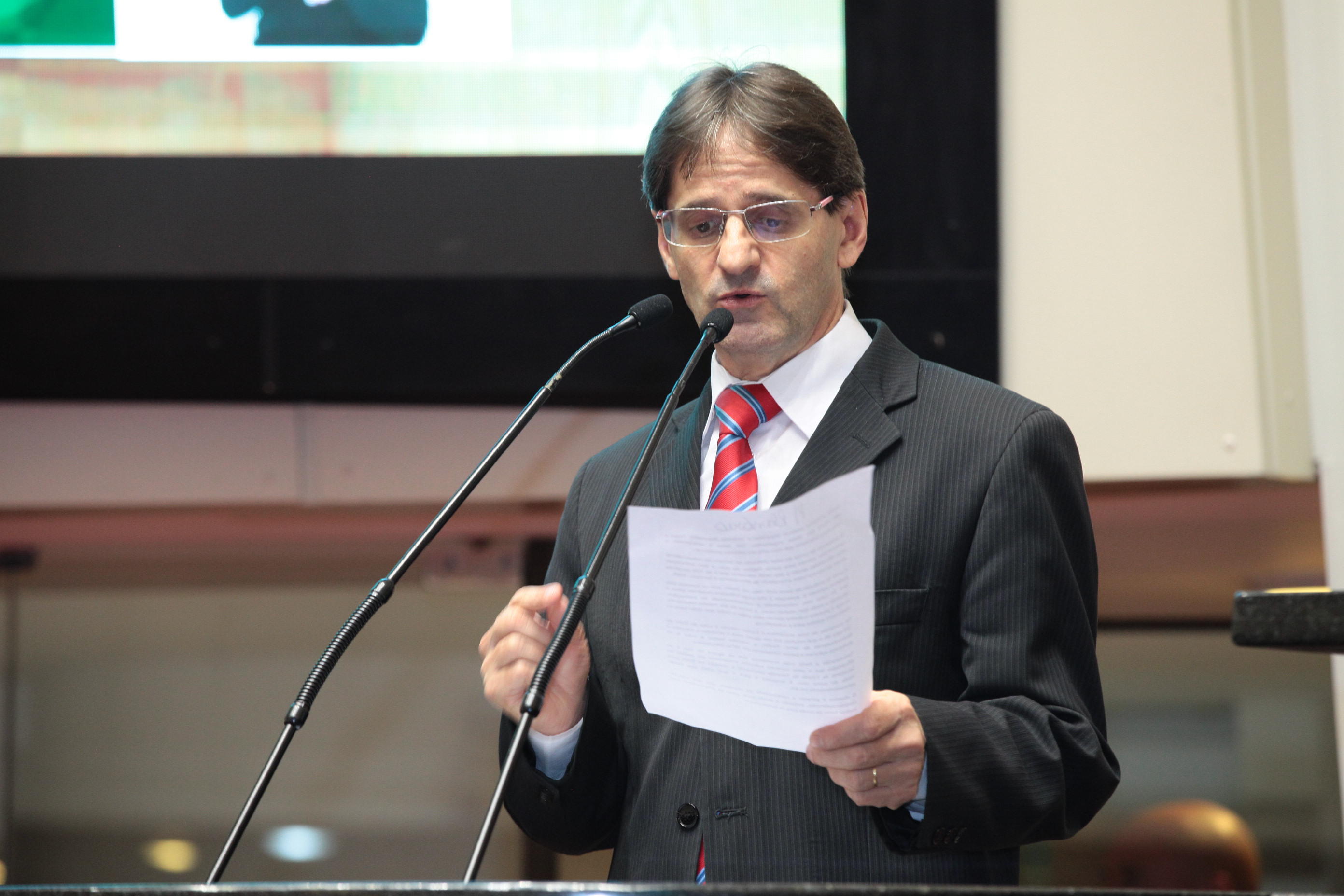 Deputado Neodi Saretta (PT). Sessão Ordinária.