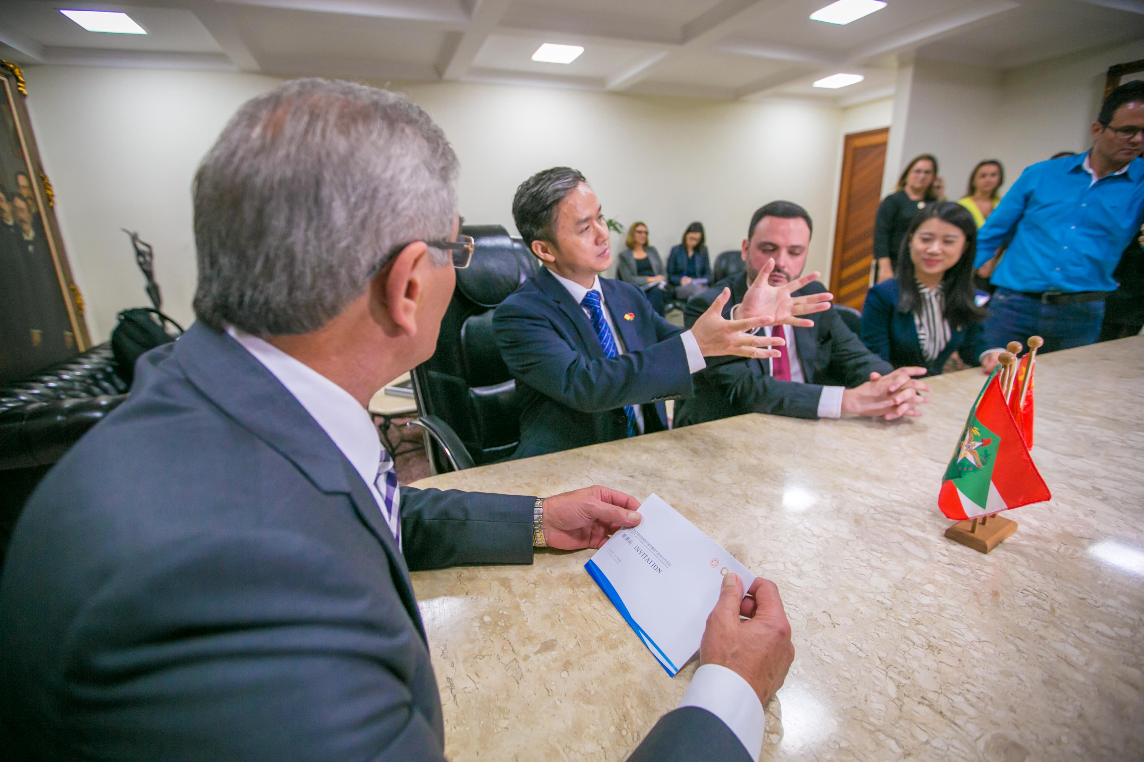 Visita de Comissão Chinesa a ALESC