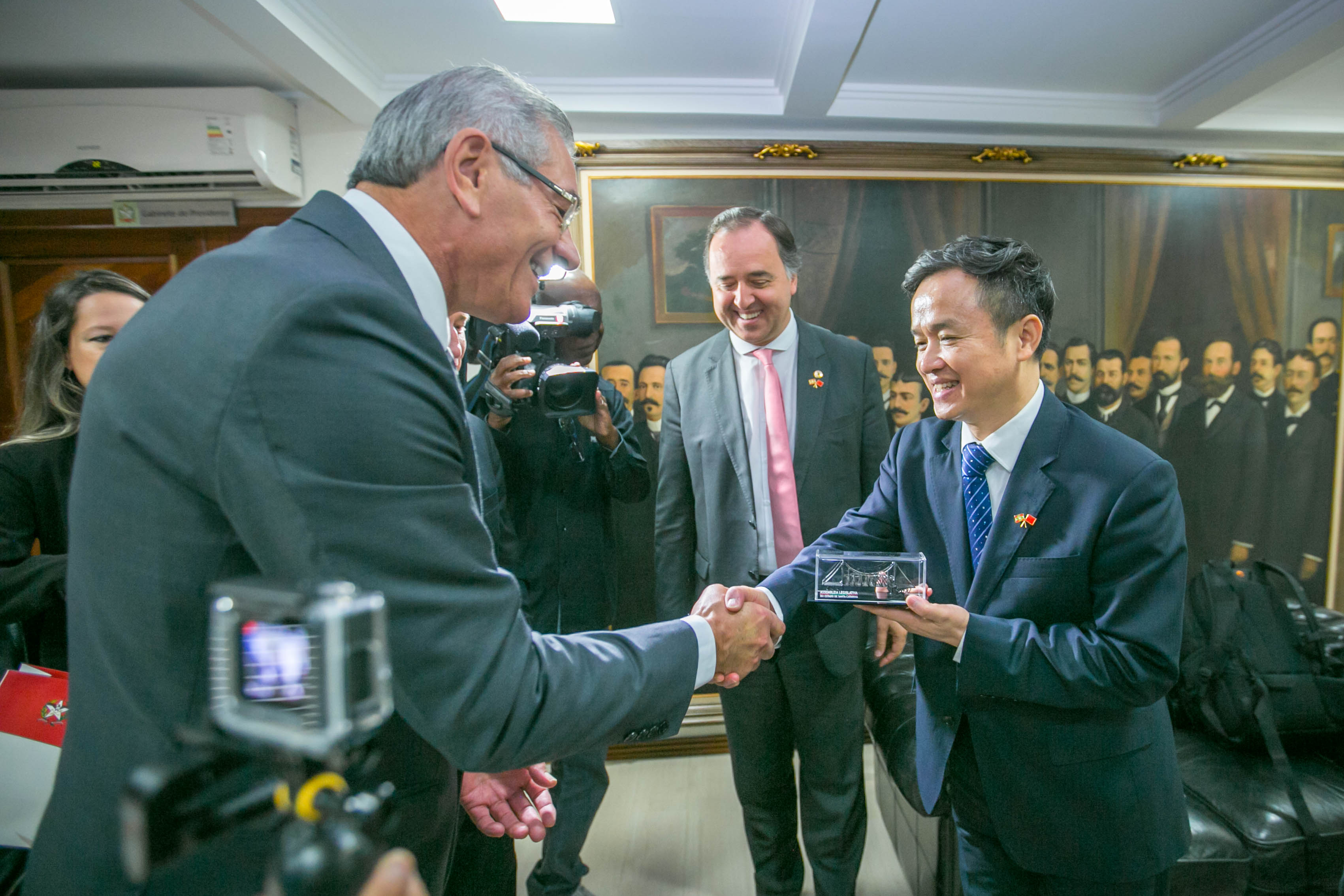 Visita de Comissão Chinesa a ALESC