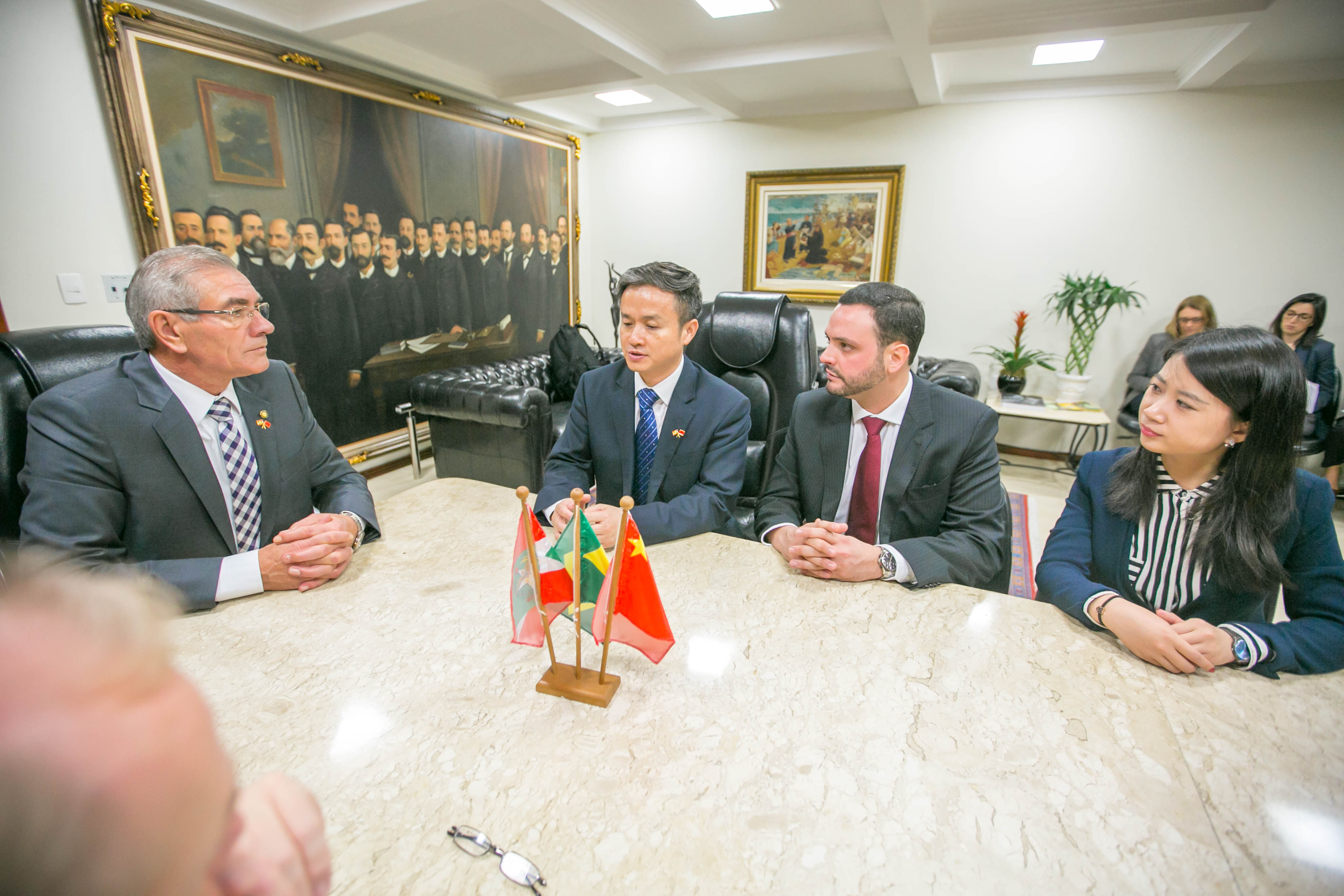 Visita de Comissão Chinesa a ALESC