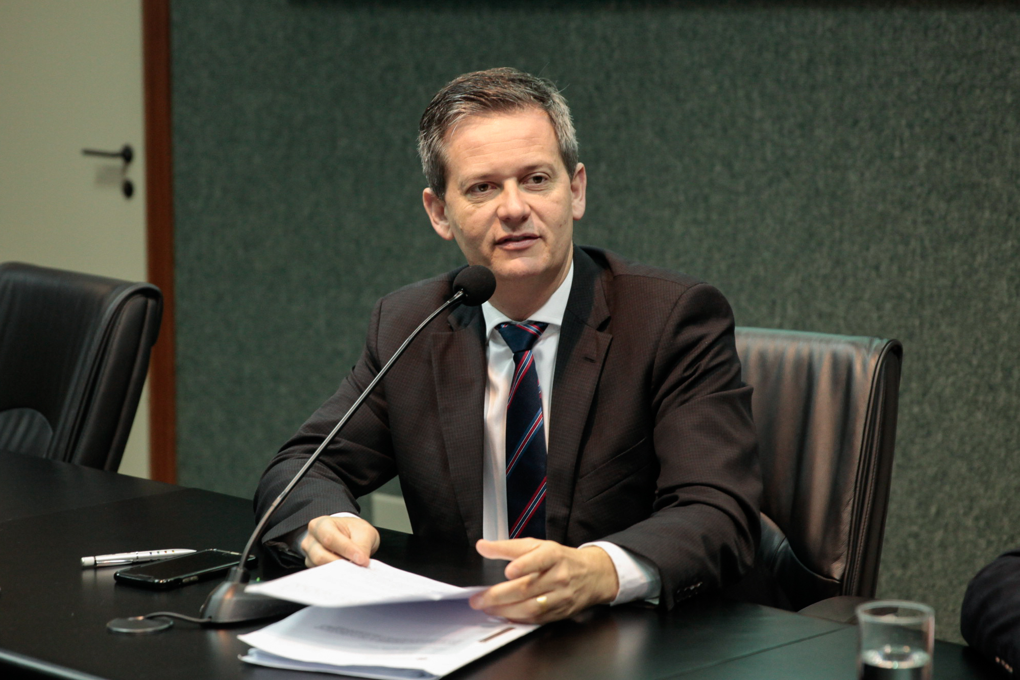 Deputado Jean Kuhlmann (PSD). Reunião Extraordinário da Comissão de Constituição e Justiça.