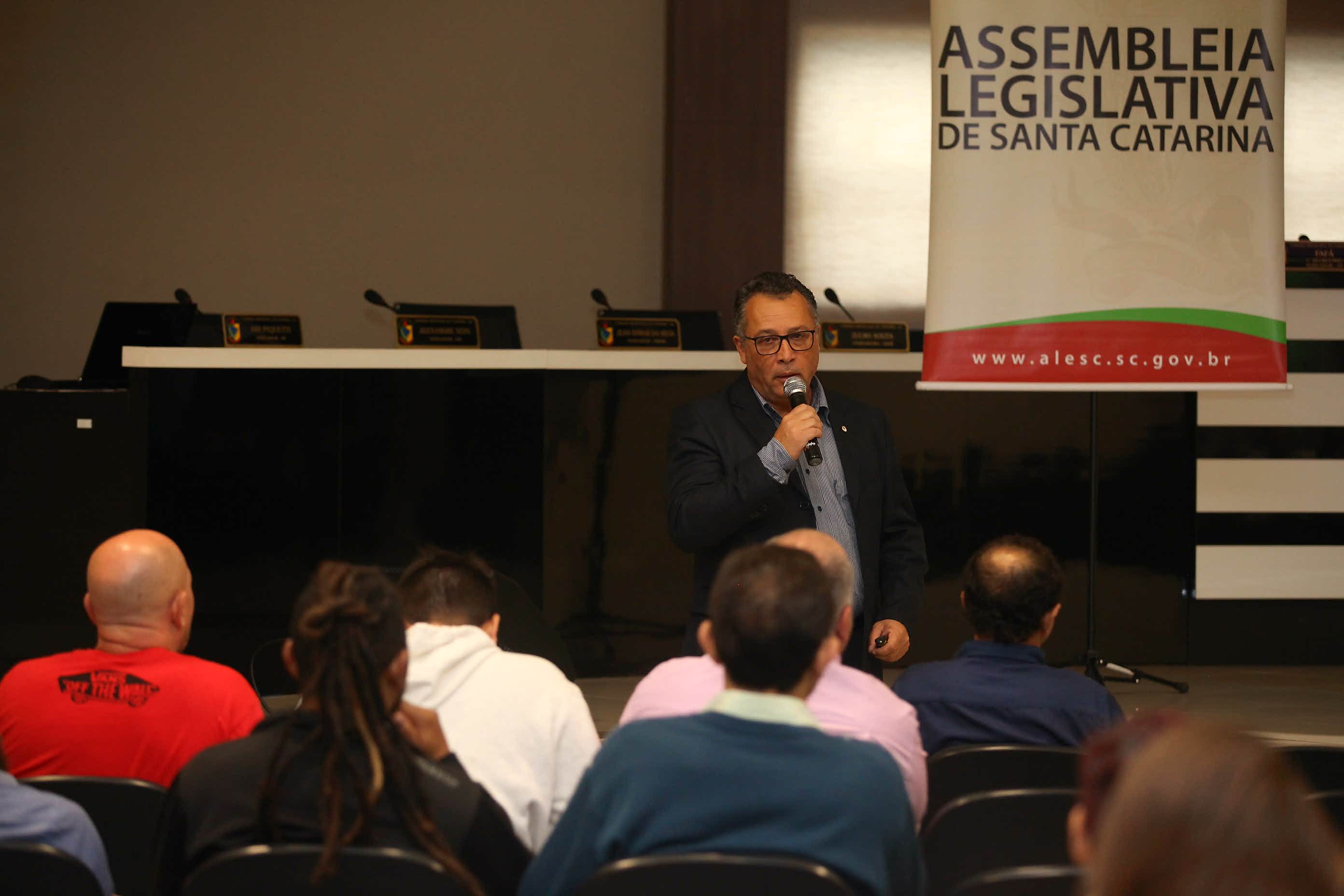 Escola do Legislativo Realiza o Programa Qualifica na Câmara Municipal de Itapema