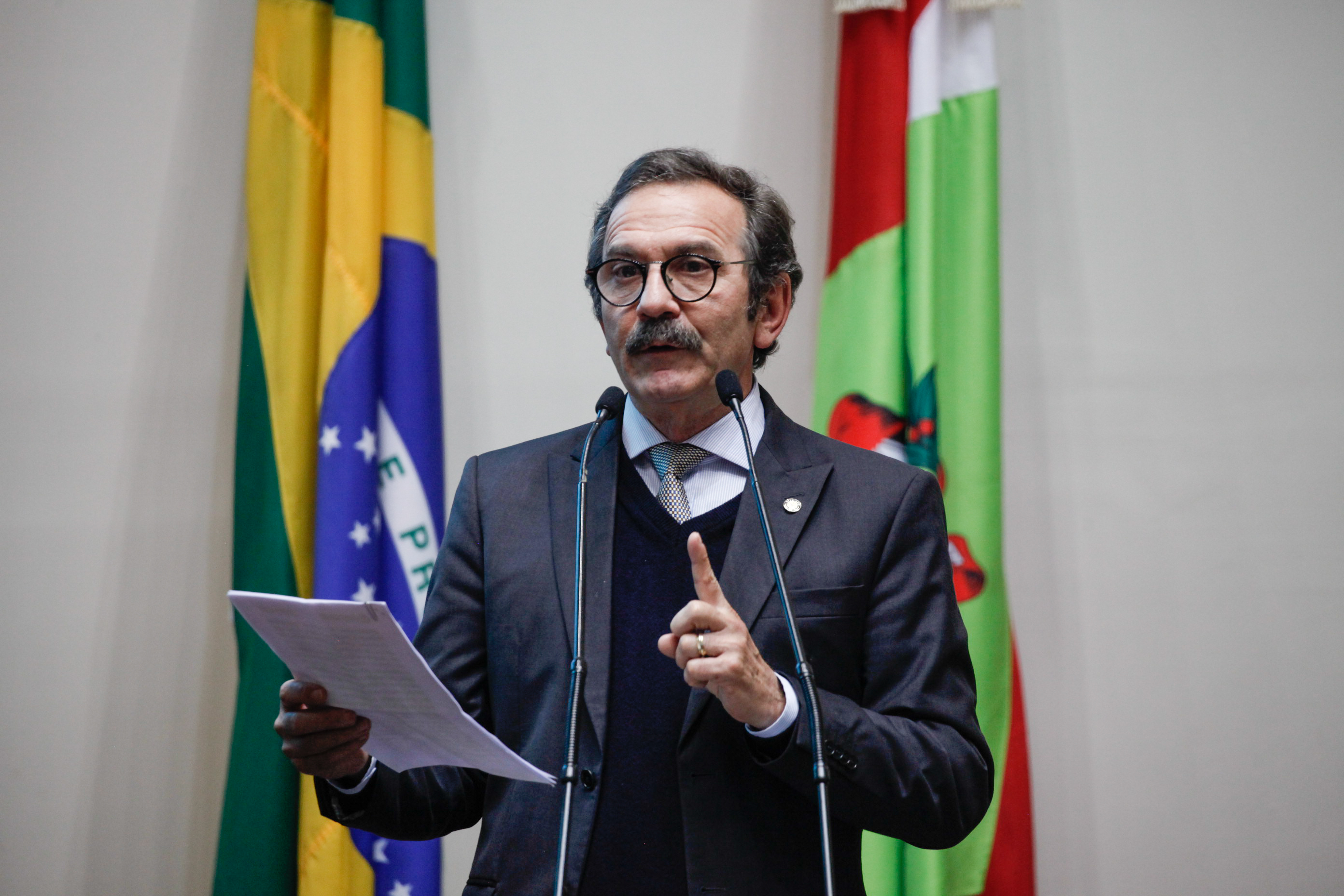Sessão Ordinária. Deputado Serafim Venzon (PSDB).