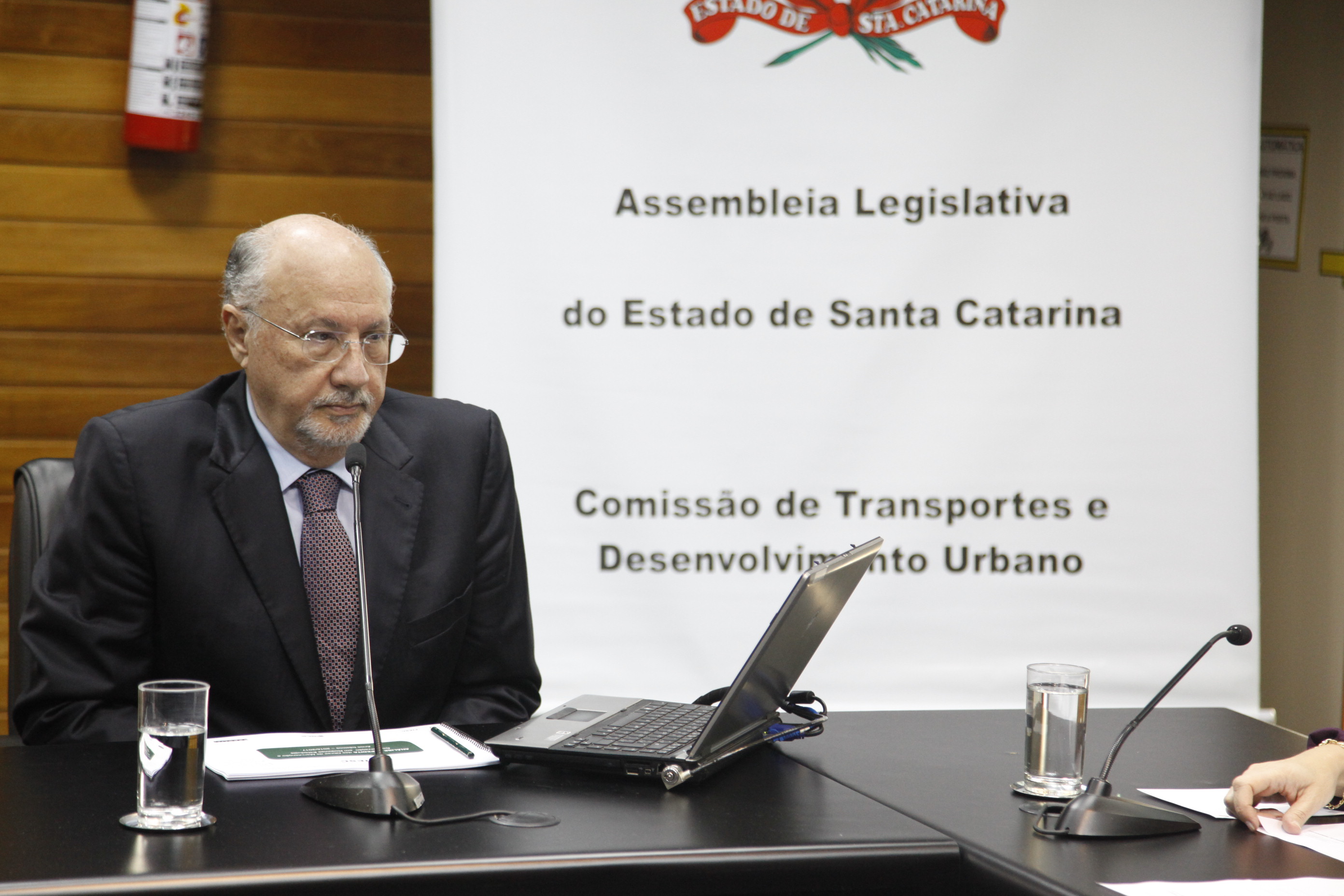 Comissão de Transportes e Desenvolvimento Urbano.