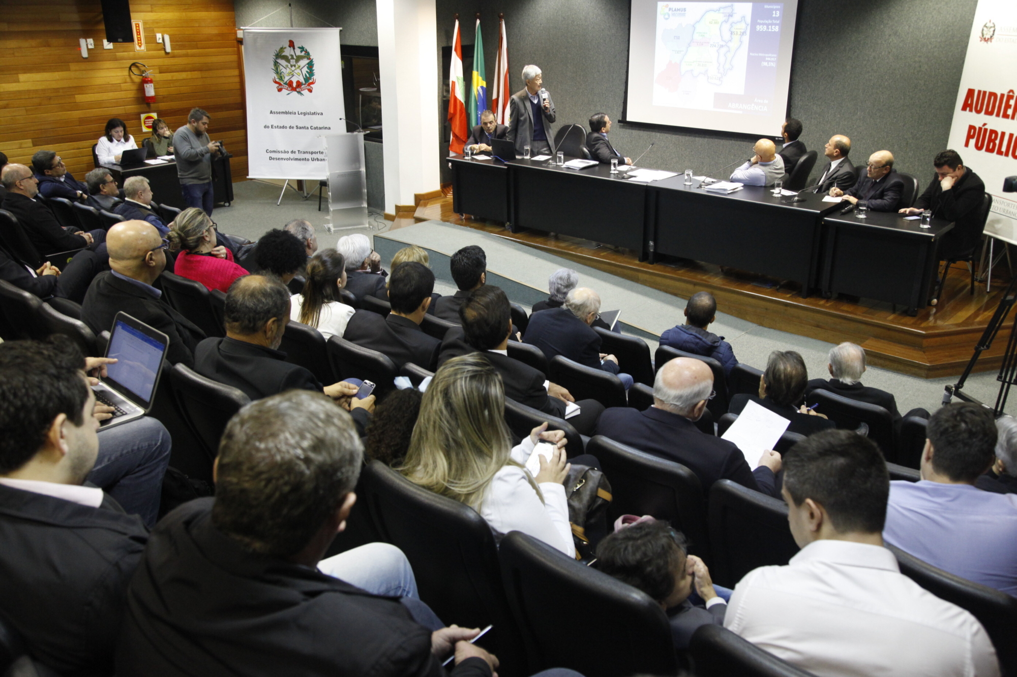 Ocupação desordenada preocupa responsáveis pelo anel viário de Fpolis