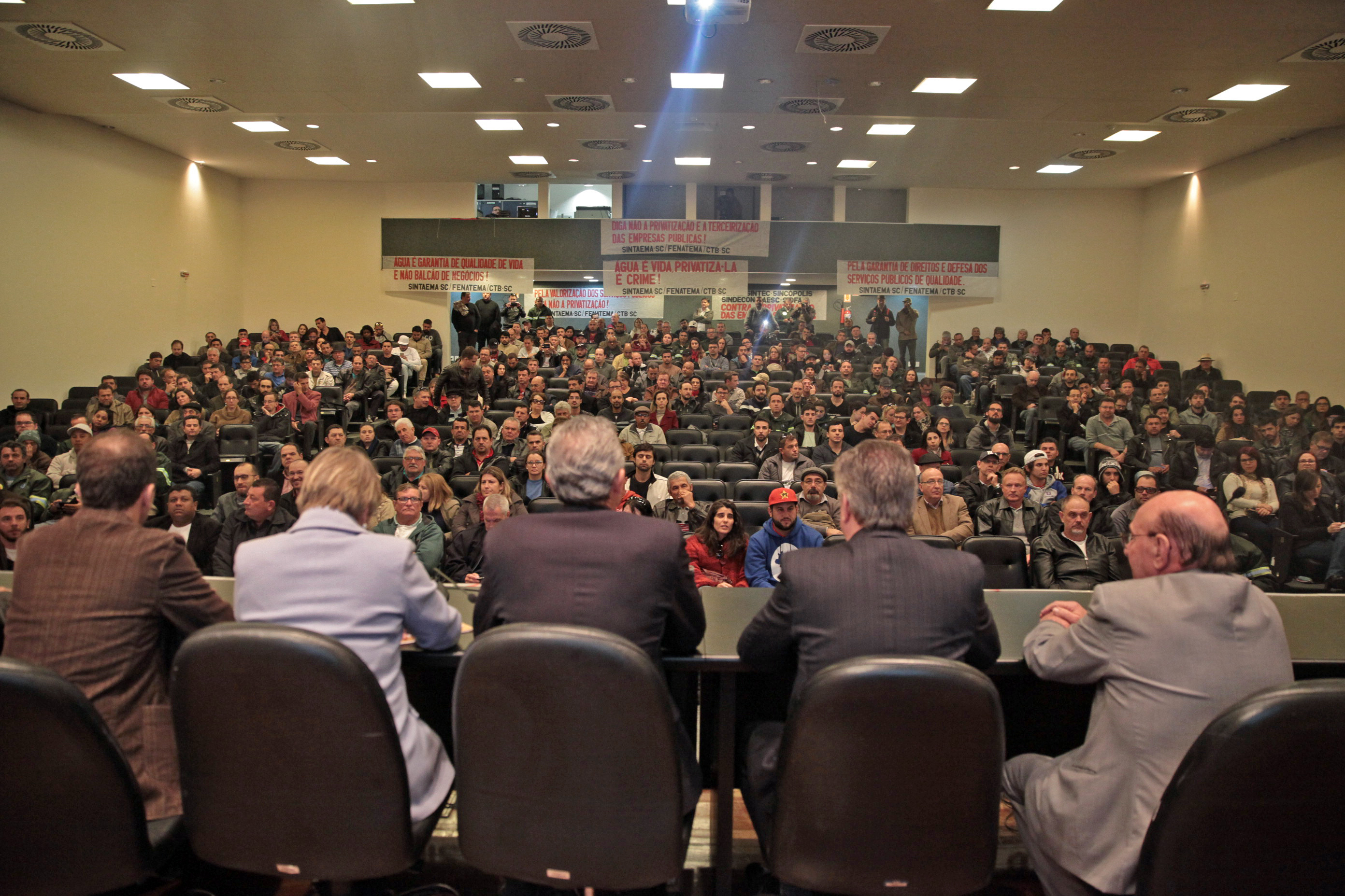 Frente Parlamentar Contra a Privatização