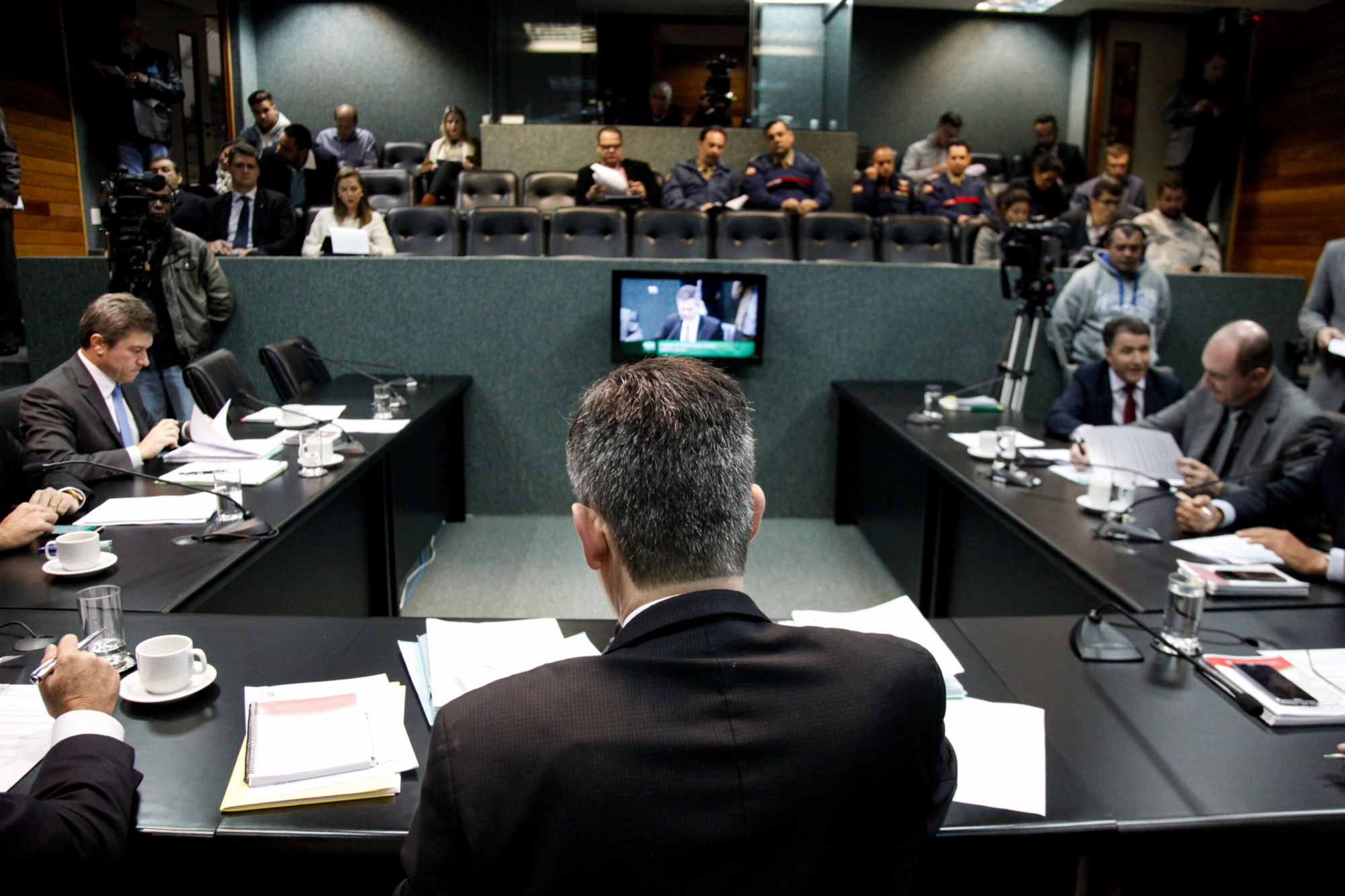 PEC que reserva parte da receita estadual para emendas vai a plenário