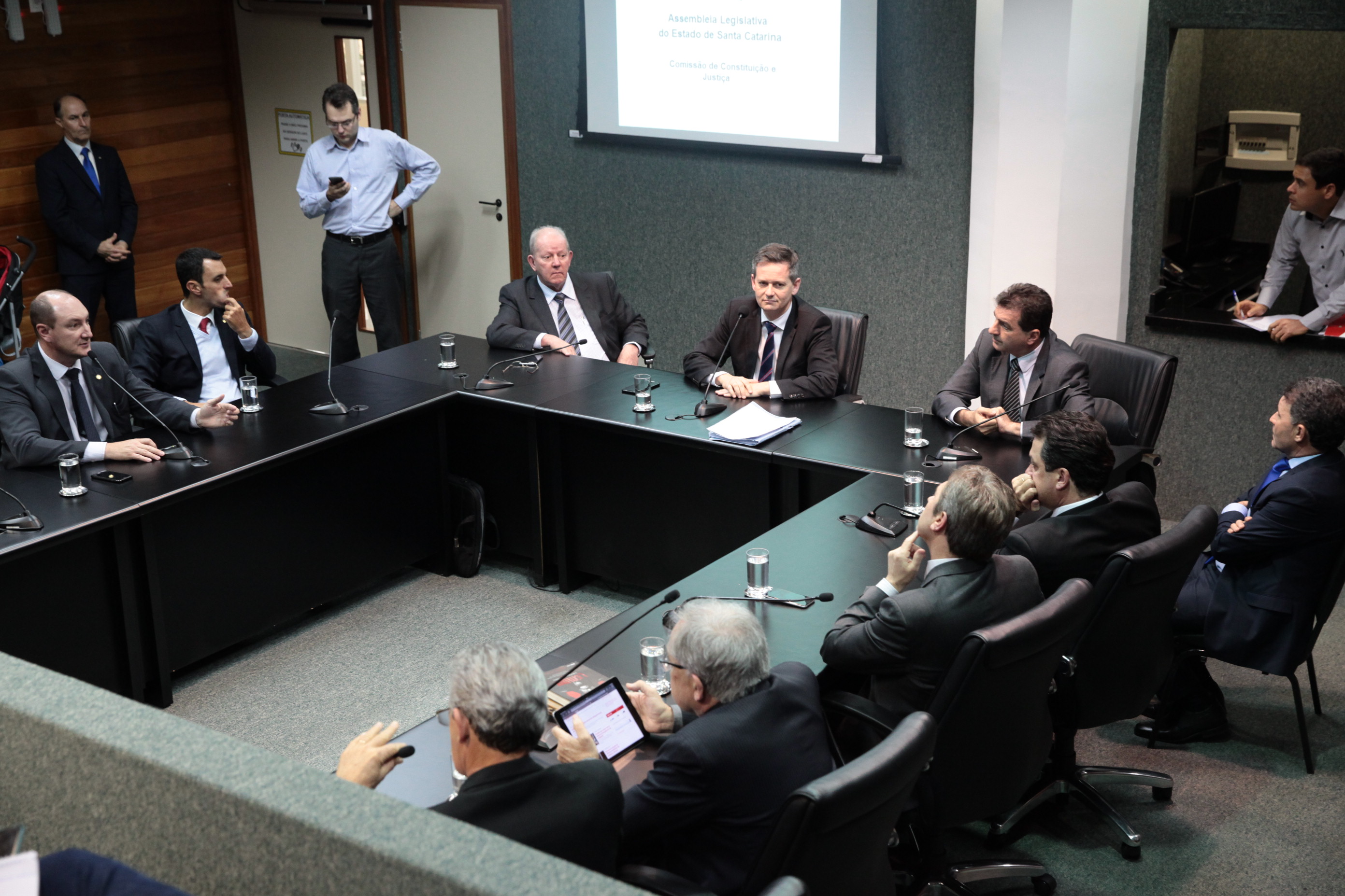 Reunião Extraordinária da Comissão de Constituição e Justiça.