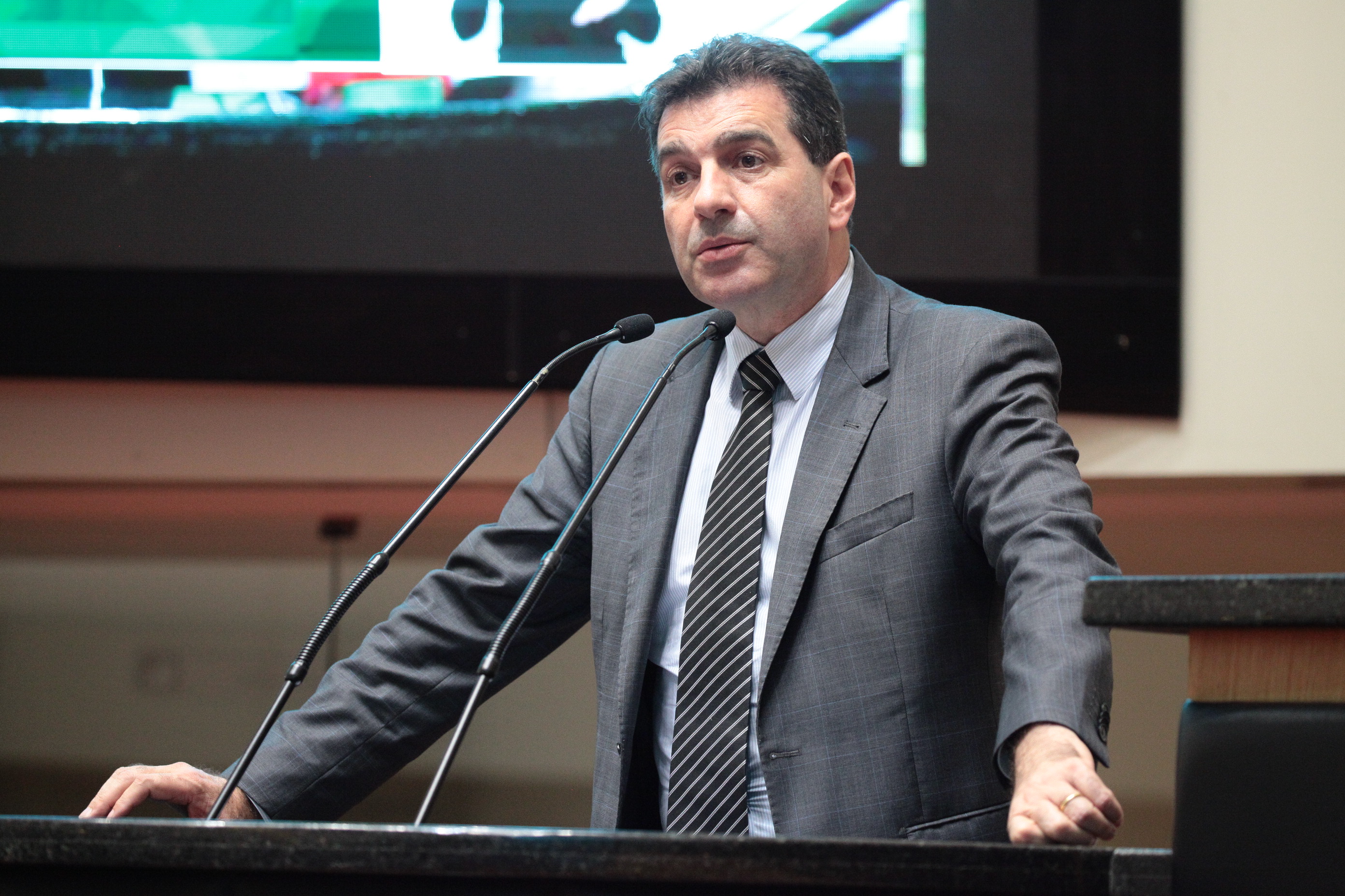 Deputado Valdir Cobalchini (PMDB). Sessão Ordinária. Foto: Solon Soares