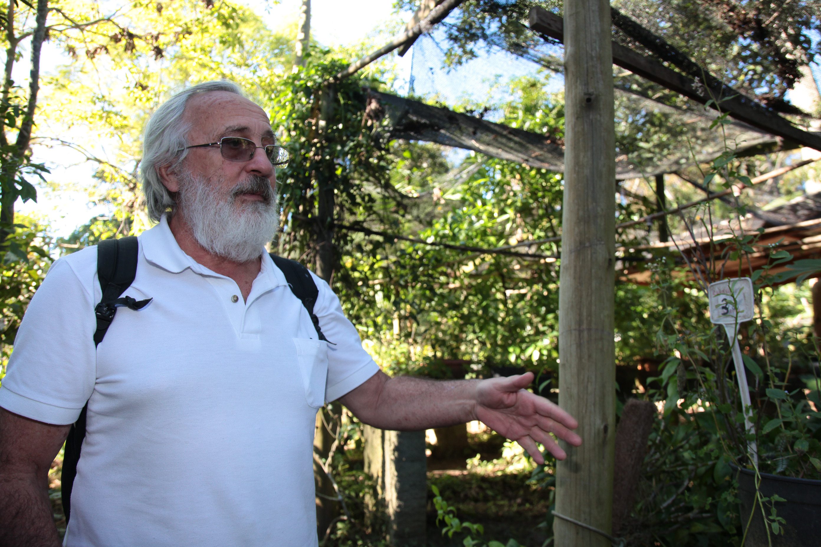 César Paulo Simionato. Horto Didático de Plantas Medicinais - UFSC