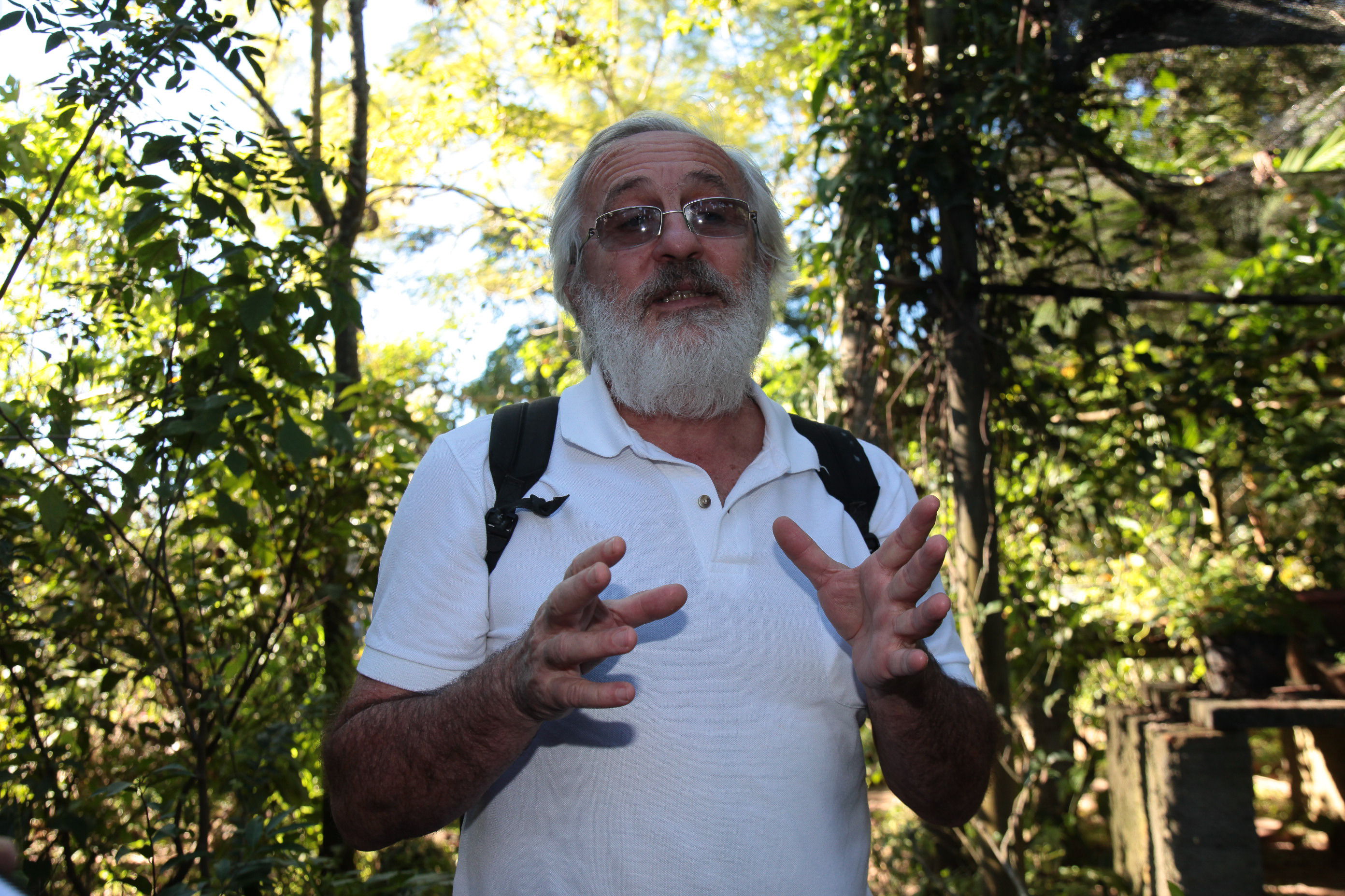 César Paulo Simionato. Horto Didático de Plantas Medicinais - UFSC
