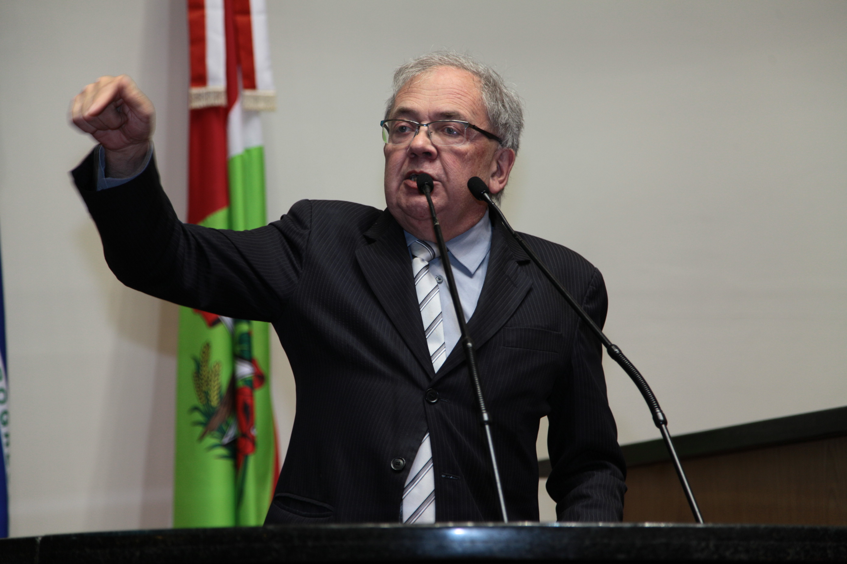 Sessão Ordinária.  Deputado Fernando Coruja (PMDB)