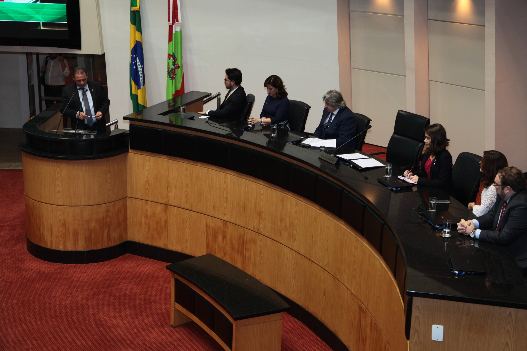 Parlamento homenageia os 10 anos da federação dos acadêmicos de gestão pública