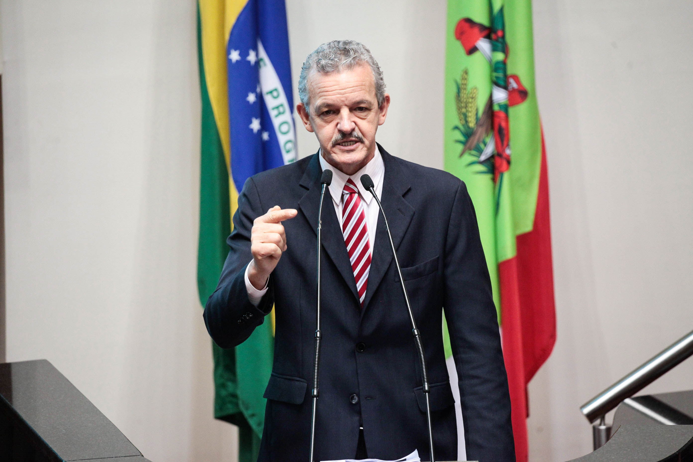 Deputado Dirceu Dresch (PT). Sessão Ordinária.