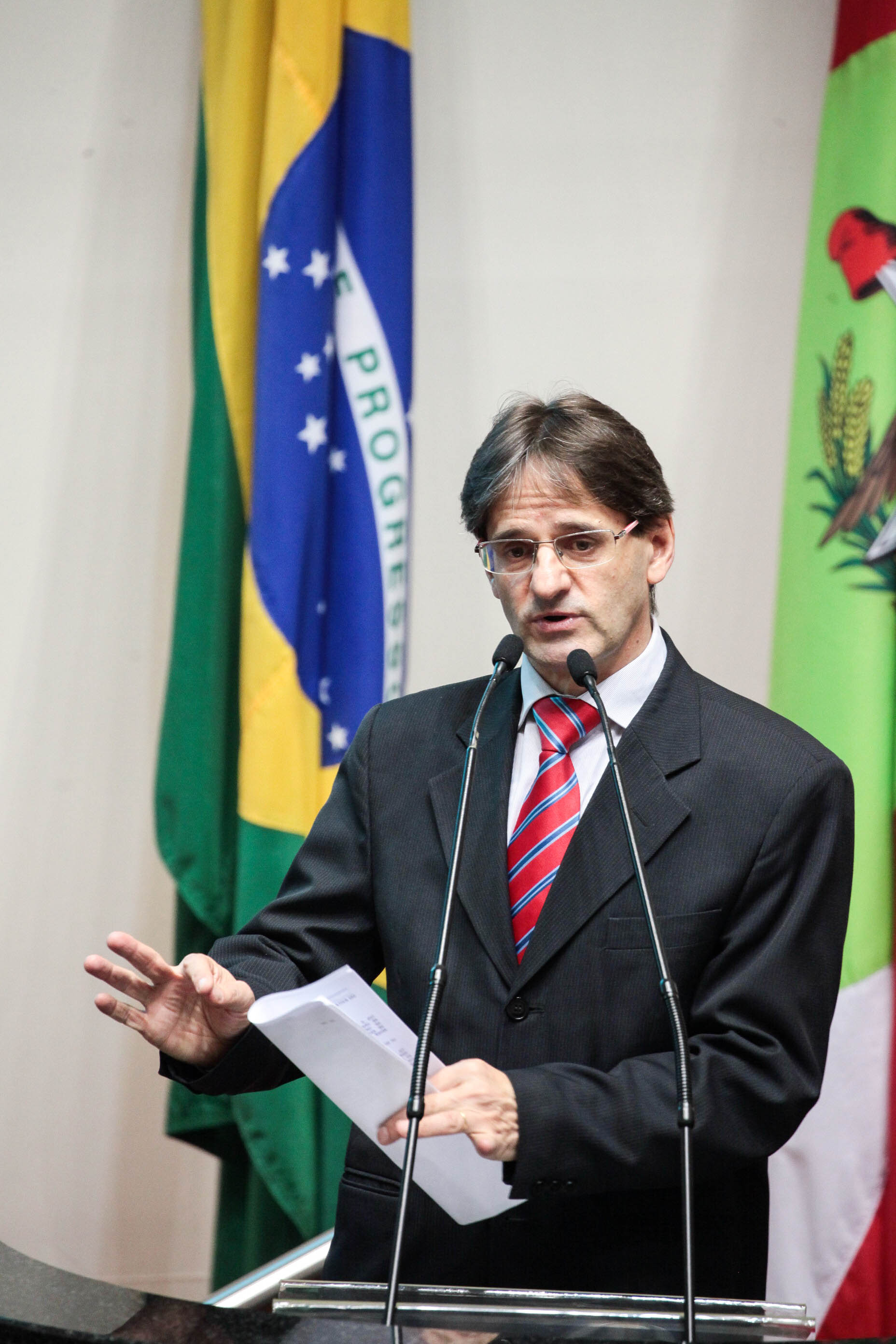 Deputado Neodi Saretta (PT). Sessão Ordinária.