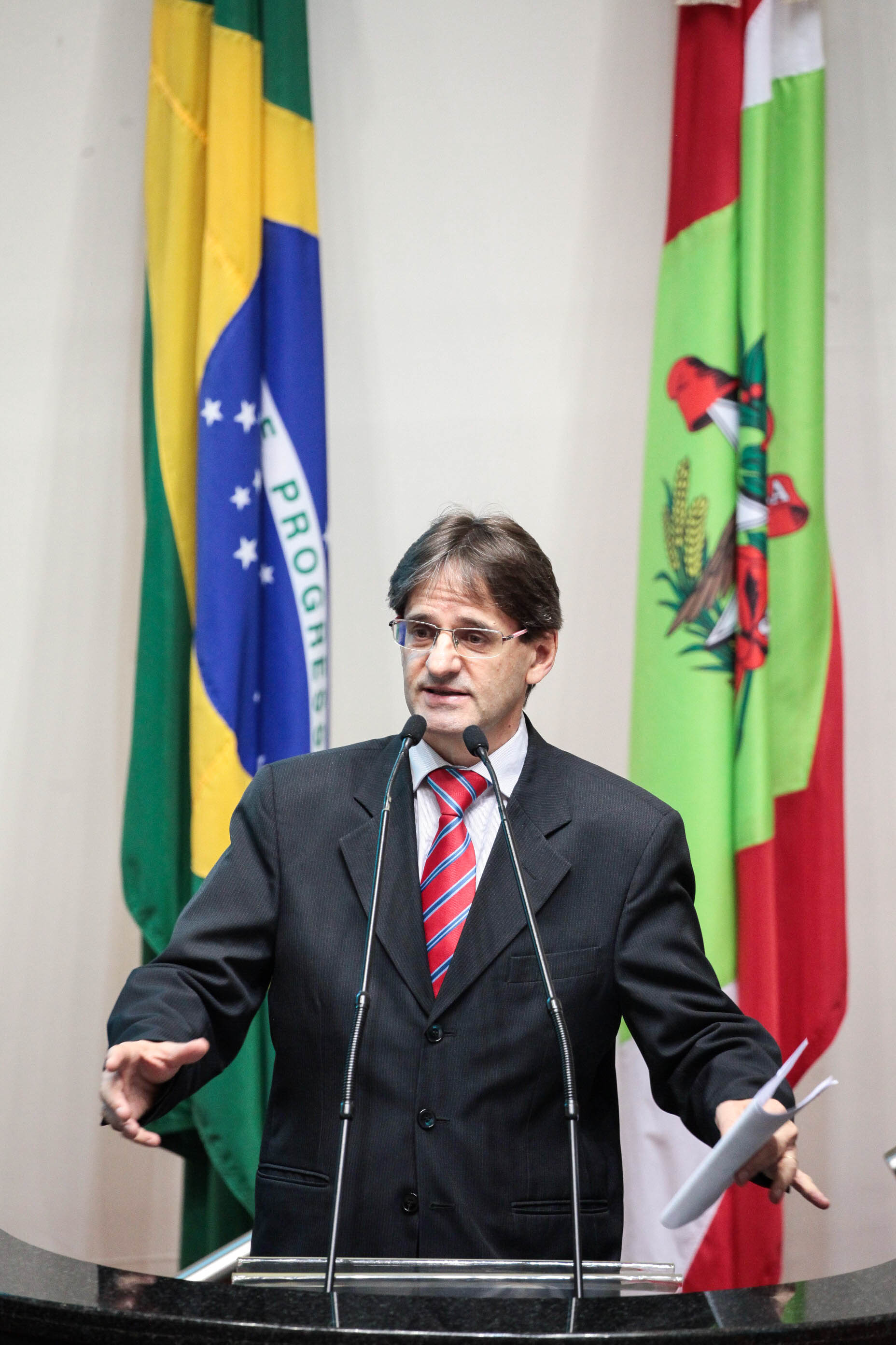 Deputado Neodi Saretta (PT). Sessão Ordinária.
