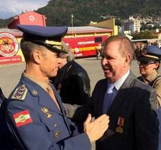 Deputado Eskudlark é homenageado com comenda do Corpo de Bombeiros de SC