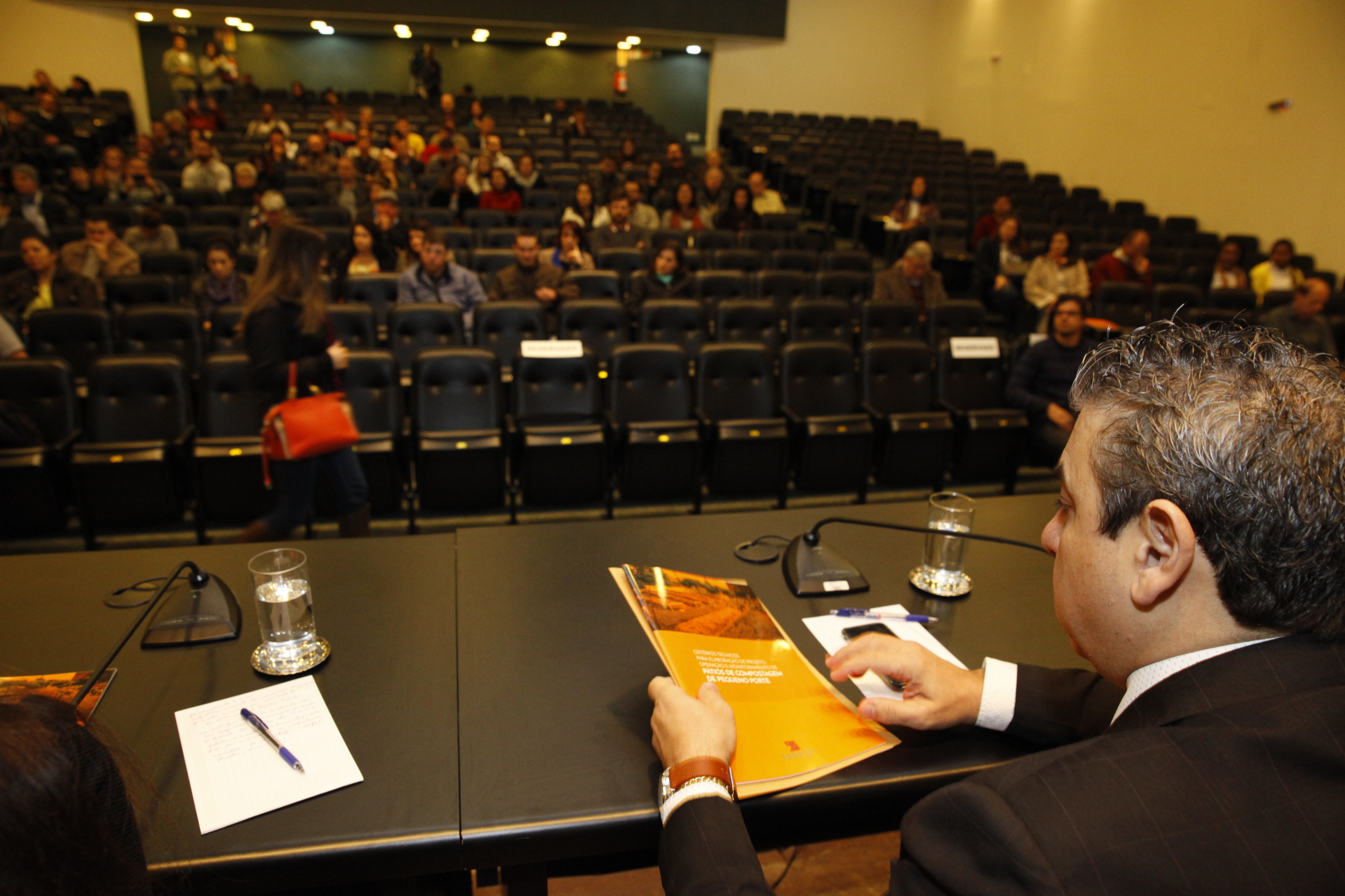 Seminário Política Nacional de Resíduos Sólidos.