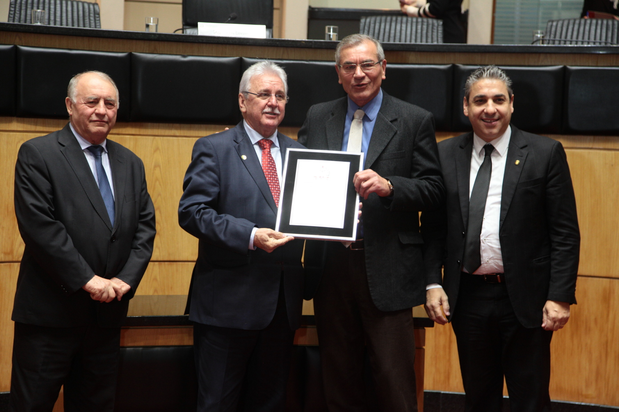 Da esquerda para a direita, deputado Natalino Lázare, secretário Moacir Sopelsa, presidente da Alesc, Silvio Dreveck, e deputado Mario Marcondes
