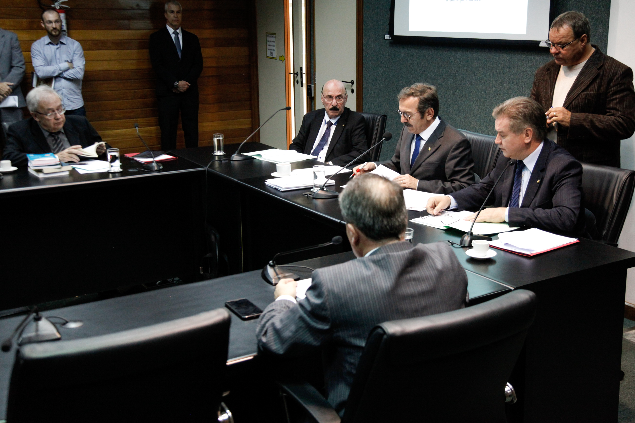 Comissão de Trabalho, Administração e Serviços Públicos.