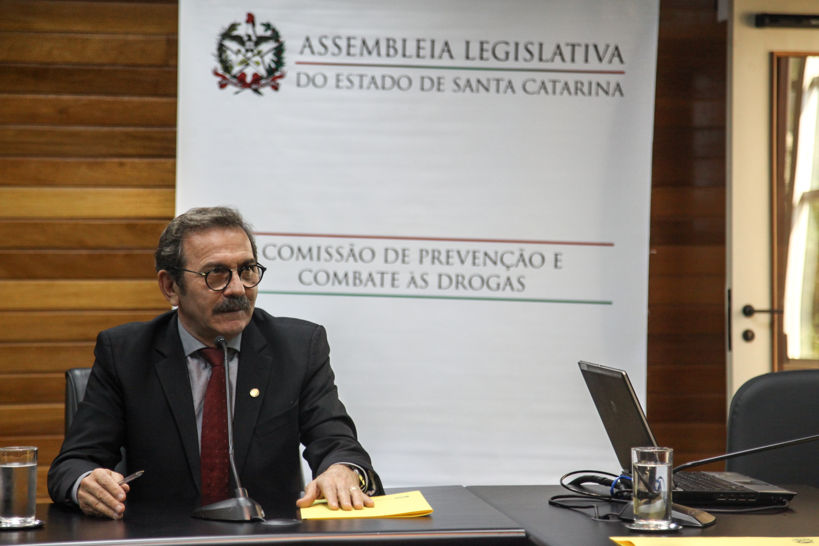 Deputado Serafim Venzon (PSDB). Comissão de Prevenção e Combate às Drogas.
