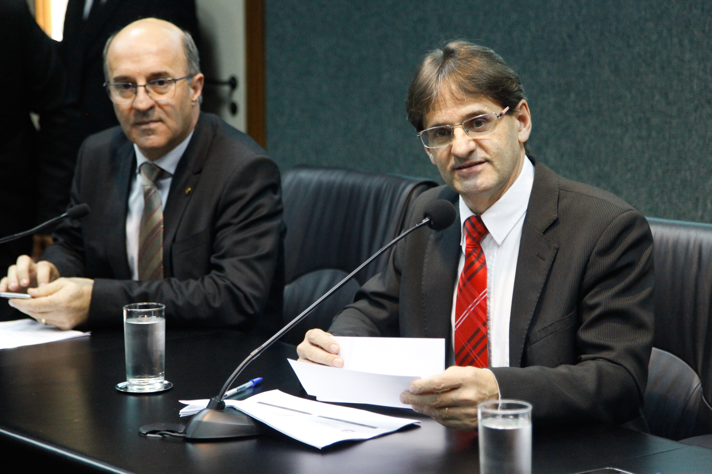 Deputado Neodi Saretta (PT). Audiência Pública de Prestação de Contas da Secretaria de Estado da Saúde.