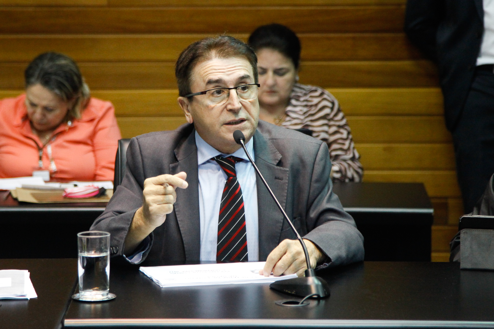 Deputado Antônio Aguiar (PMDB). Audiência Pública de Prestação de Contas da Secretaria de Estado da Saúde.