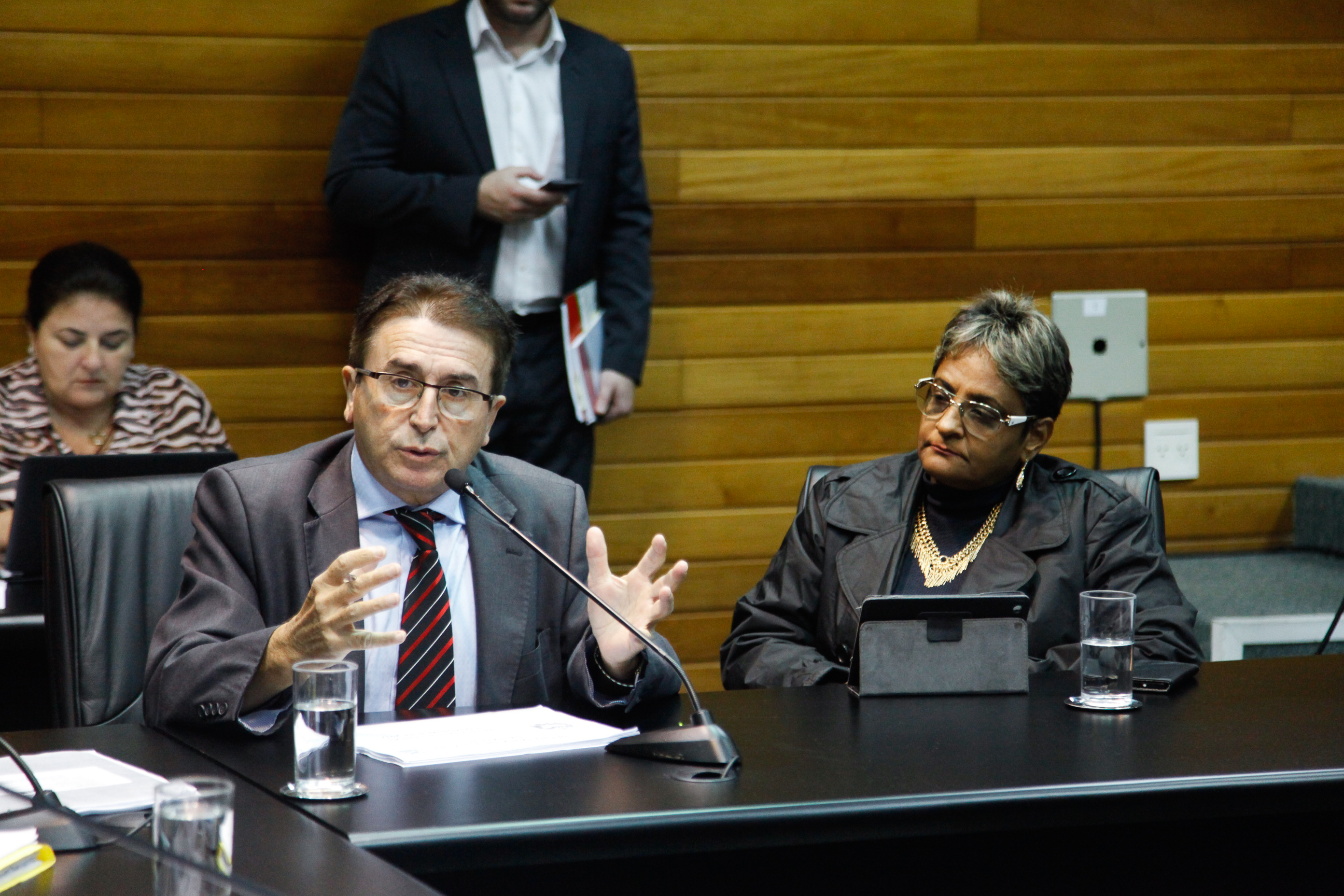 Deputado Antônio Aguiar (PMDB). Audiência Pública de Prestação de Contas da Secretaria de Estado da Saúde.