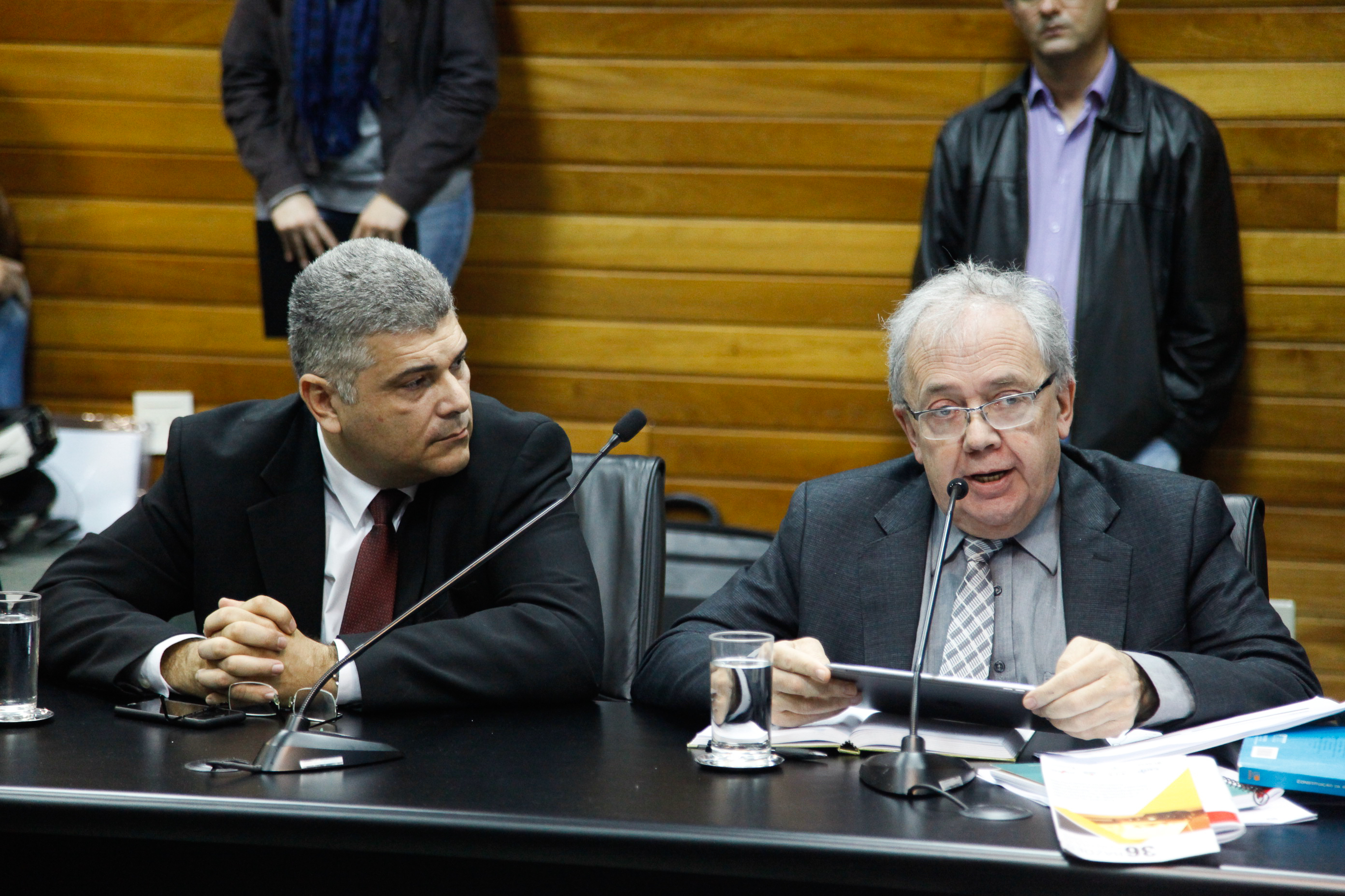 Deputado Fernando Coruja (PMDB). Audiência Pública de Prestação de Contas da Secretaria de Estado da Saúde.